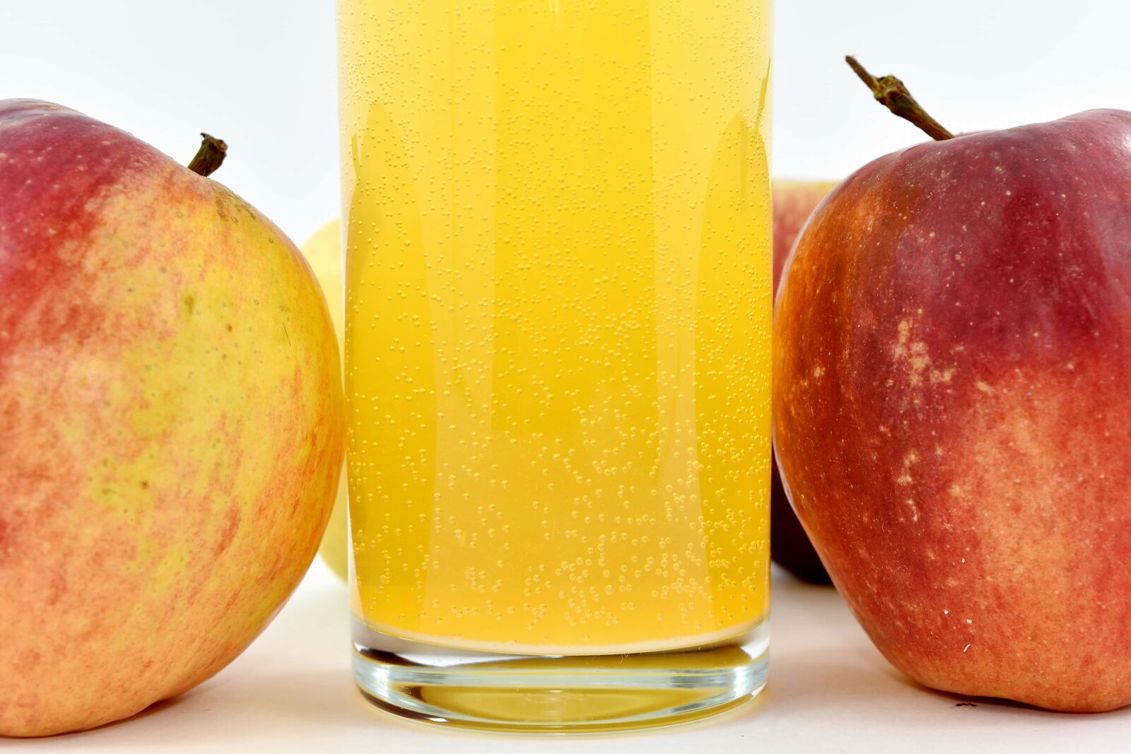 Nikon D5500 sample photo. Apple, bubble, cider, drink photography