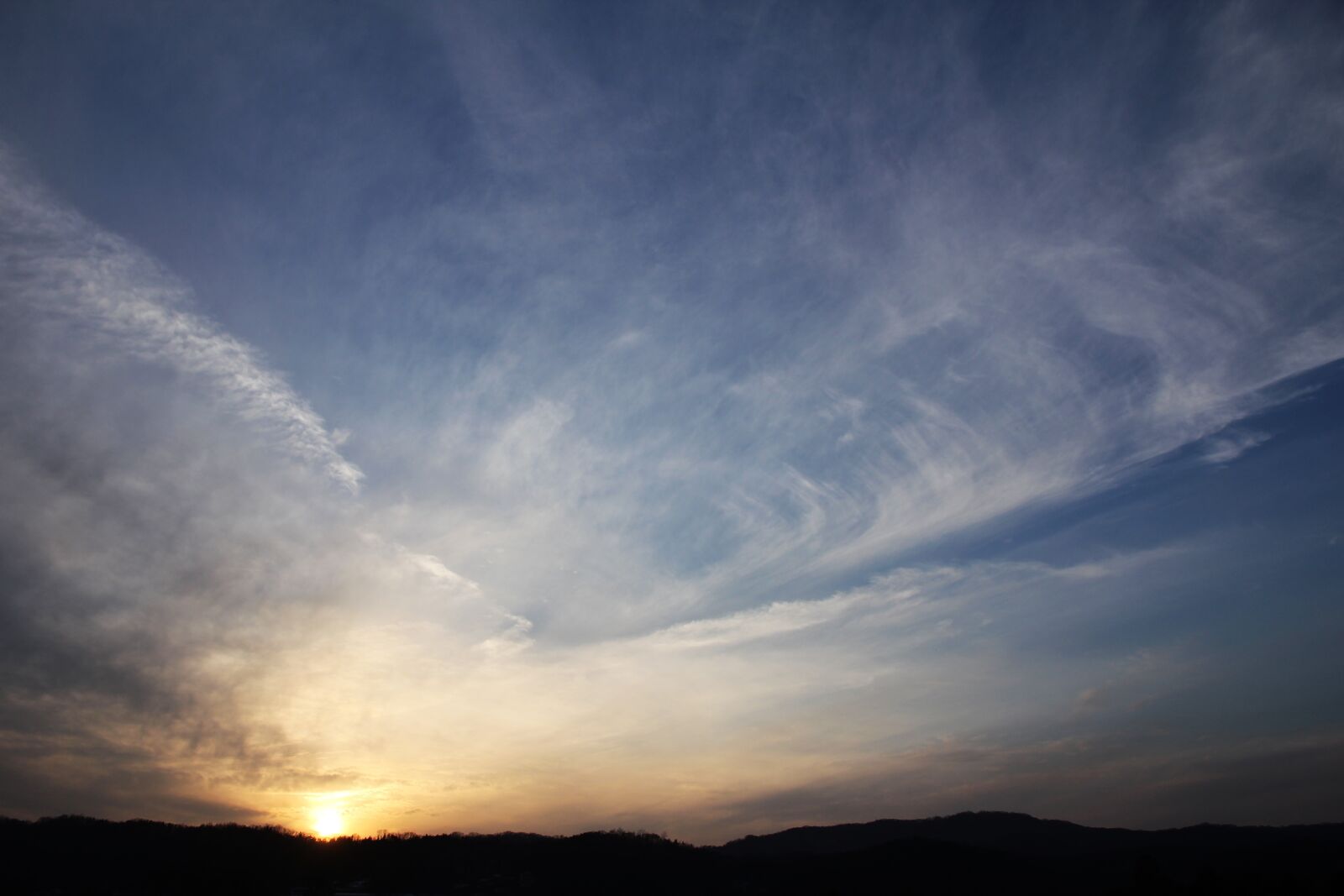 Canon EOS 550D (EOS Rebel T2i / EOS Kiss X4) sample photo. Sunset, cloud, evening sky photography