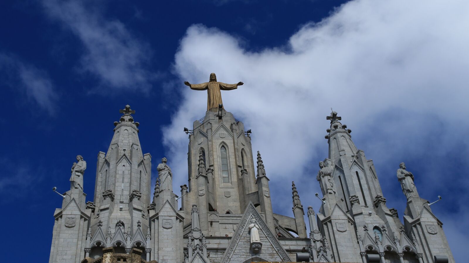 Canon EOS 7D Mark II sample photo. Sacred heart of jesus photography