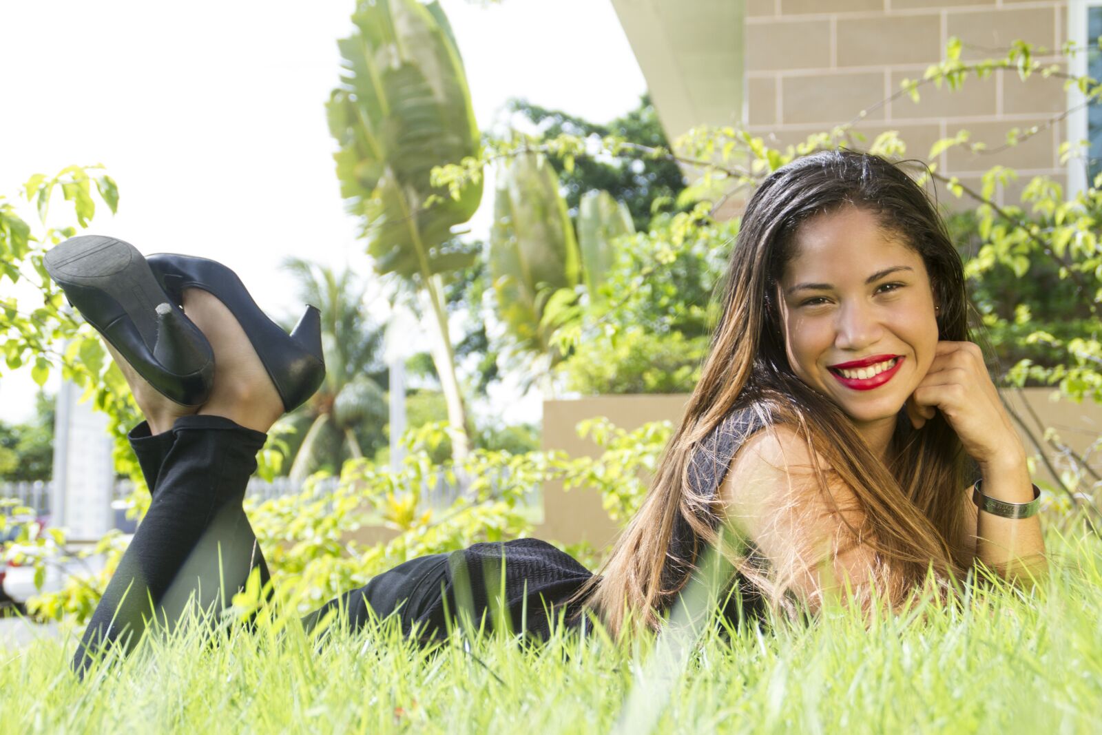 Canon EOS 7D sample photo. Natural light, women, day photography