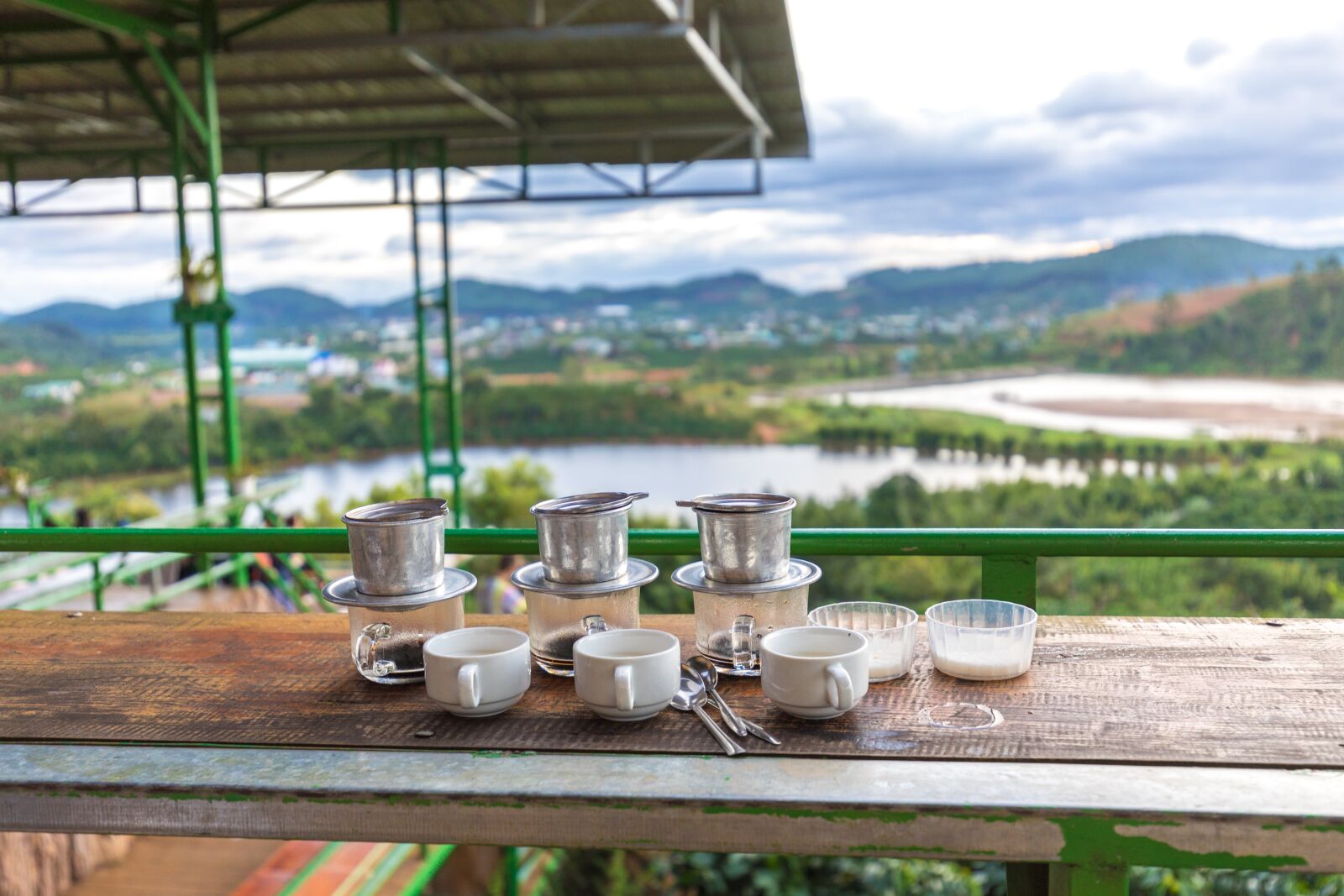Canon EF 16-35mm F4L IS USM sample photo. Coffee, vietnam, da lat photography