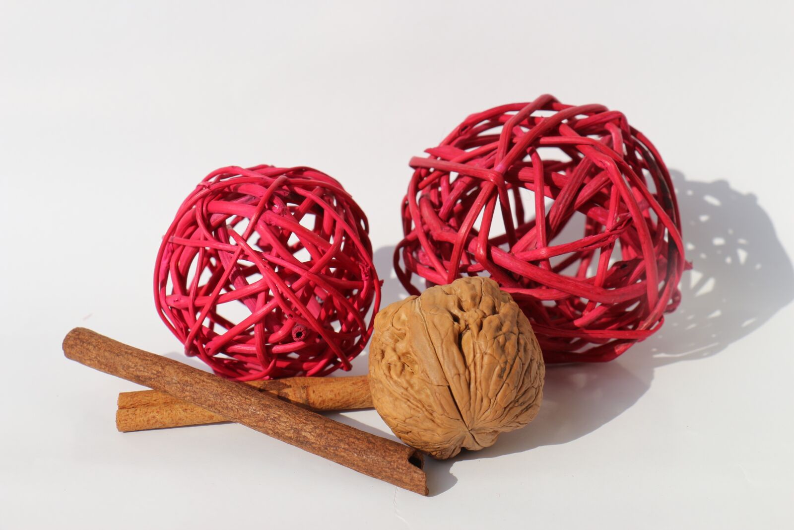 Canon EOS 700D (EOS Rebel T5i / EOS Kiss X7i) sample photo. Christmas, deco, cinnamon stick photography