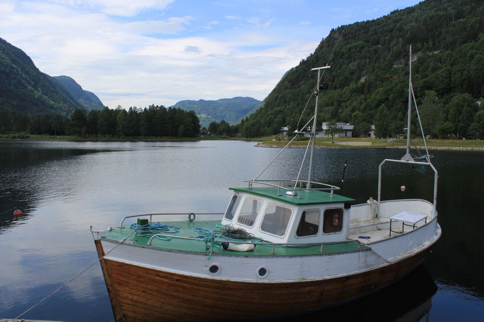 Canon EOS 650D (EOS Rebel T4i / EOS Kiss X6i) sample photo. Boat, landscape, norway photography