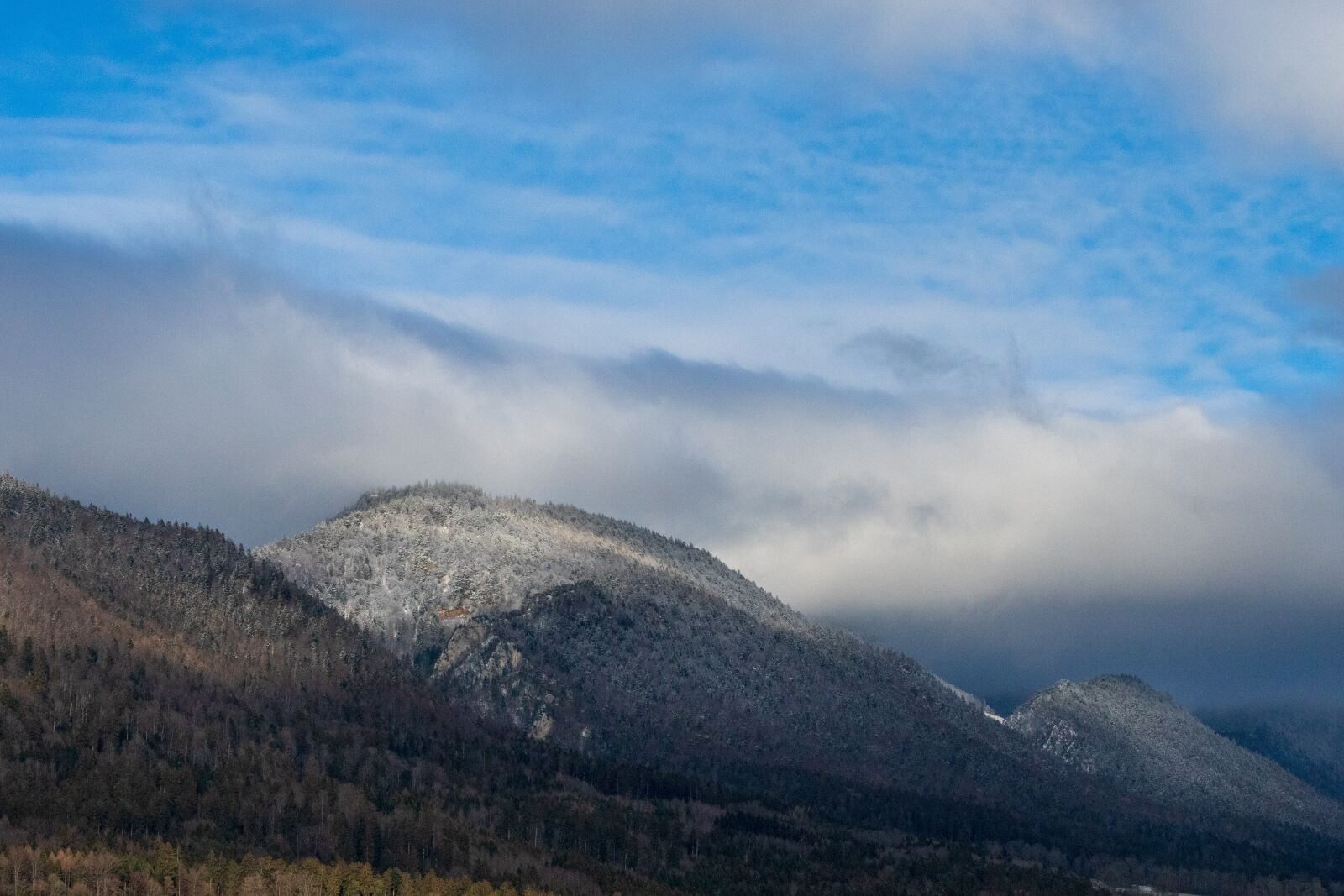Canon EOS 6D Mark II sample photo. Grenchenberg, clouds, mountains photography