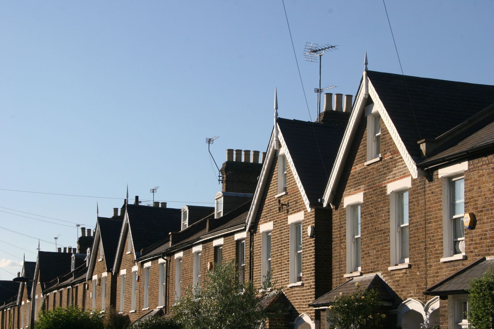 Canon EOS 20D sample photo. Buildings, england, uk photography