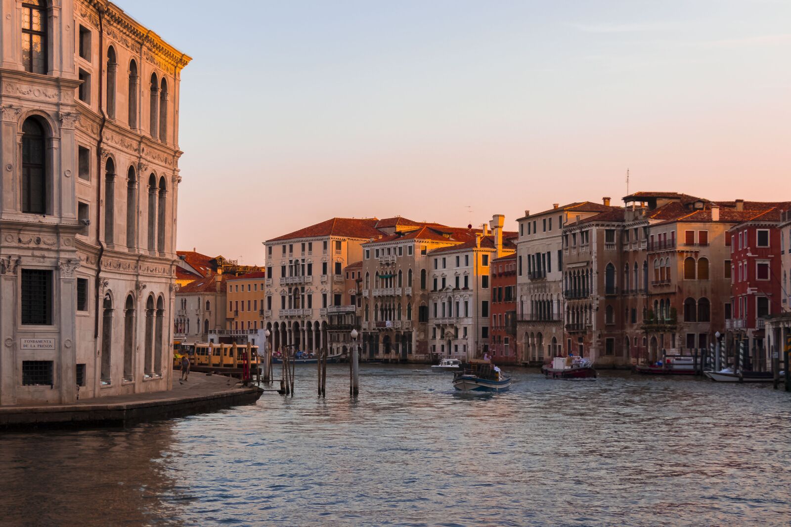 Canon EOS 80D sample photo. Venice, italy, architecture photography