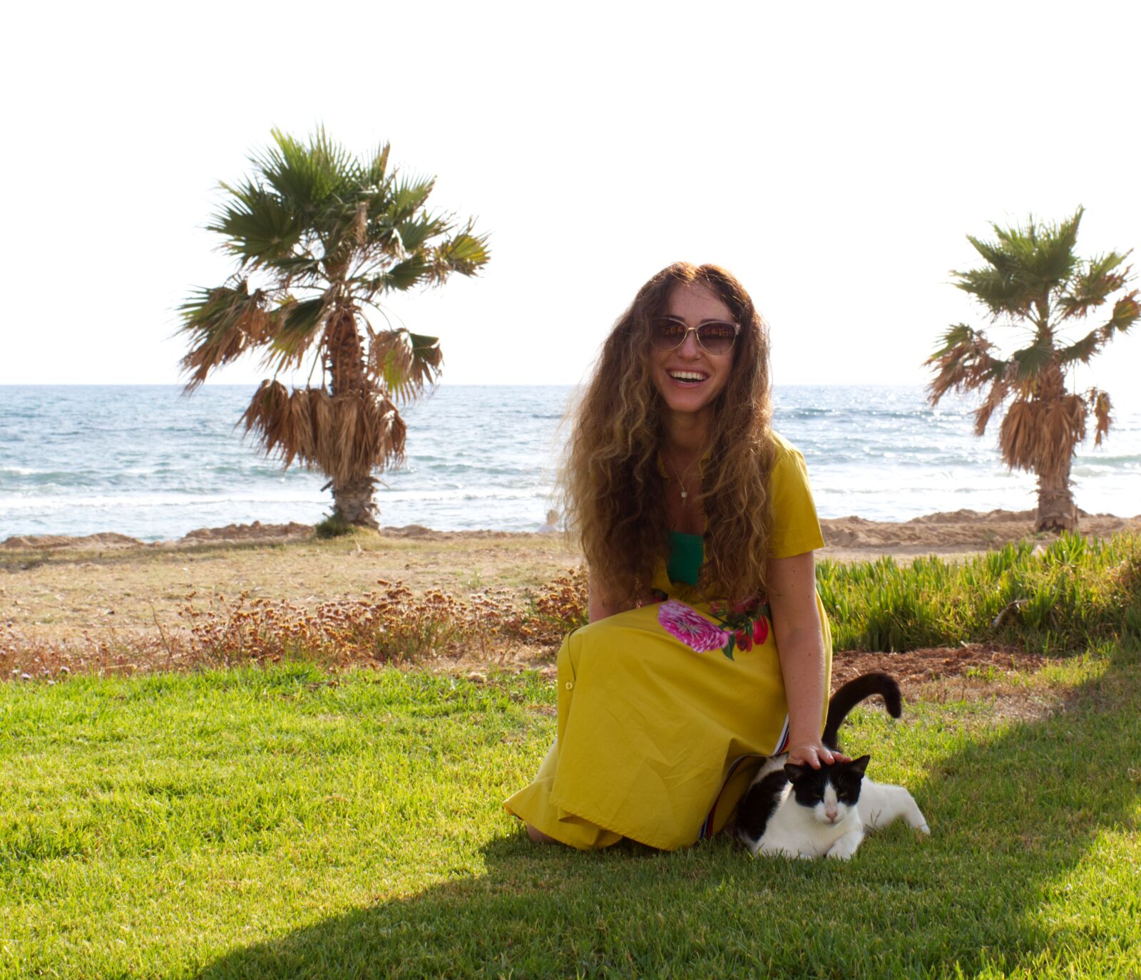 Canon EOS 1300D (EOS Rebel T6 / EOS Kiss X80) sample photo. Woman, smiling, happy photography