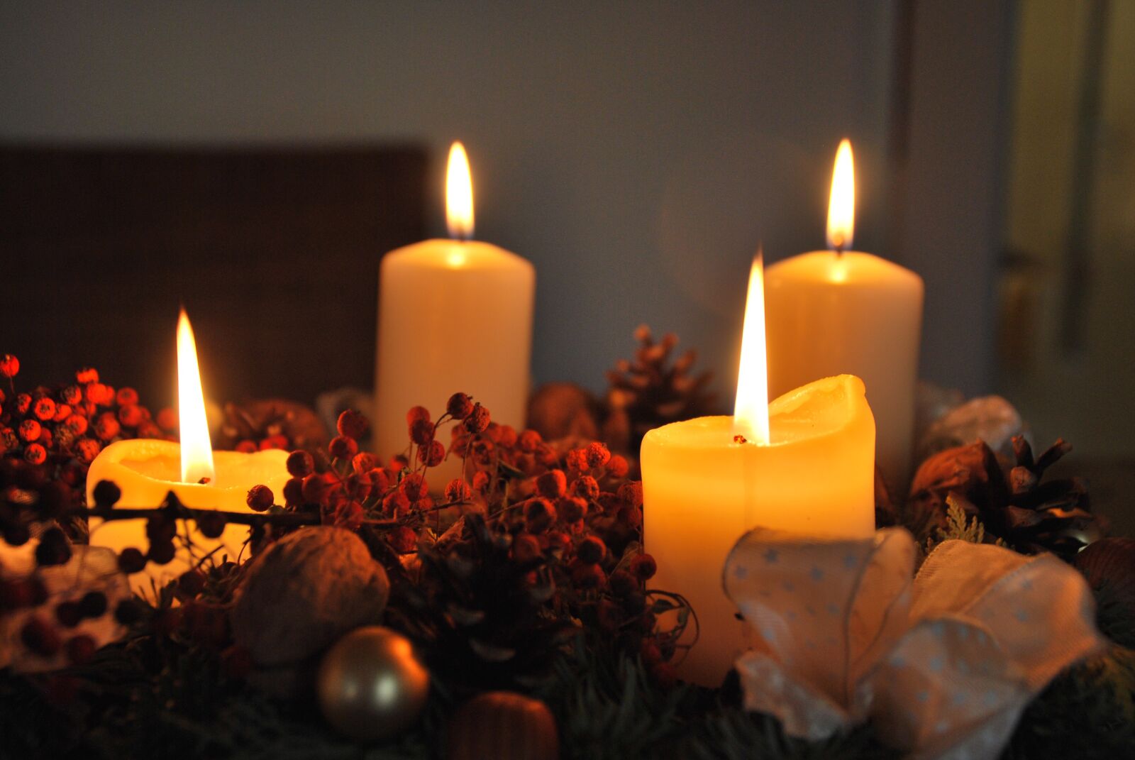 Nikon D60 sample photo. Candles, advent wreath, advent photography