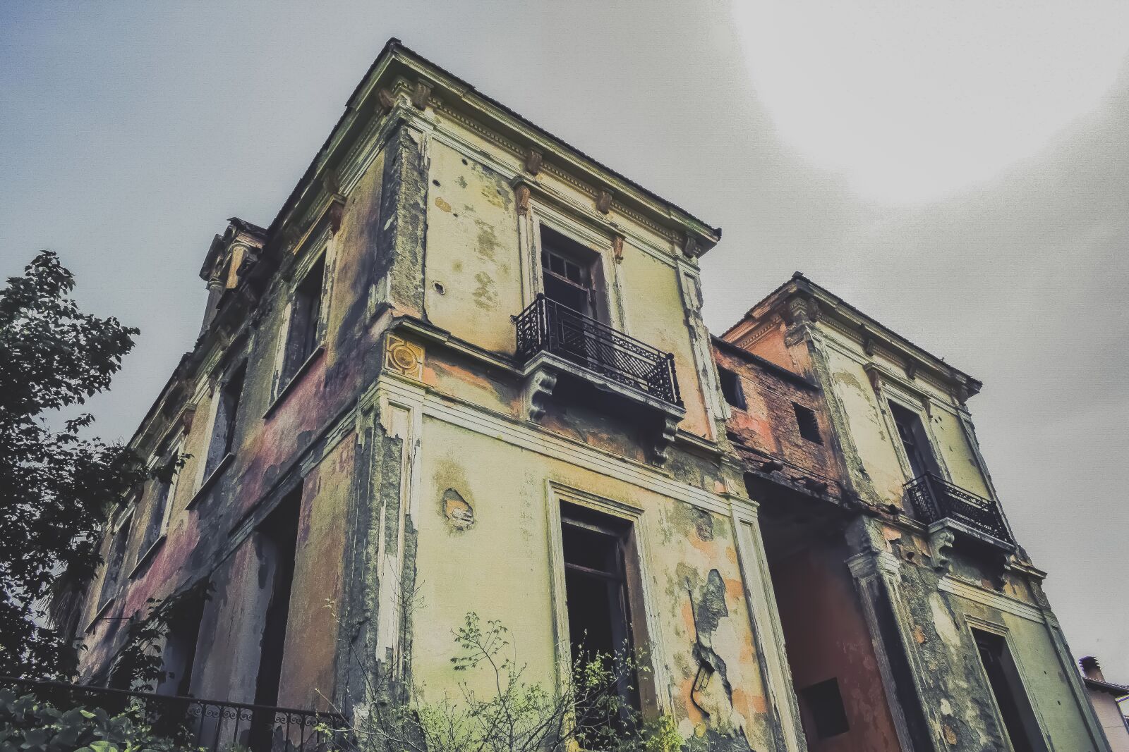 Nikon D3300 sample photo. House, abandoned, creepy photography