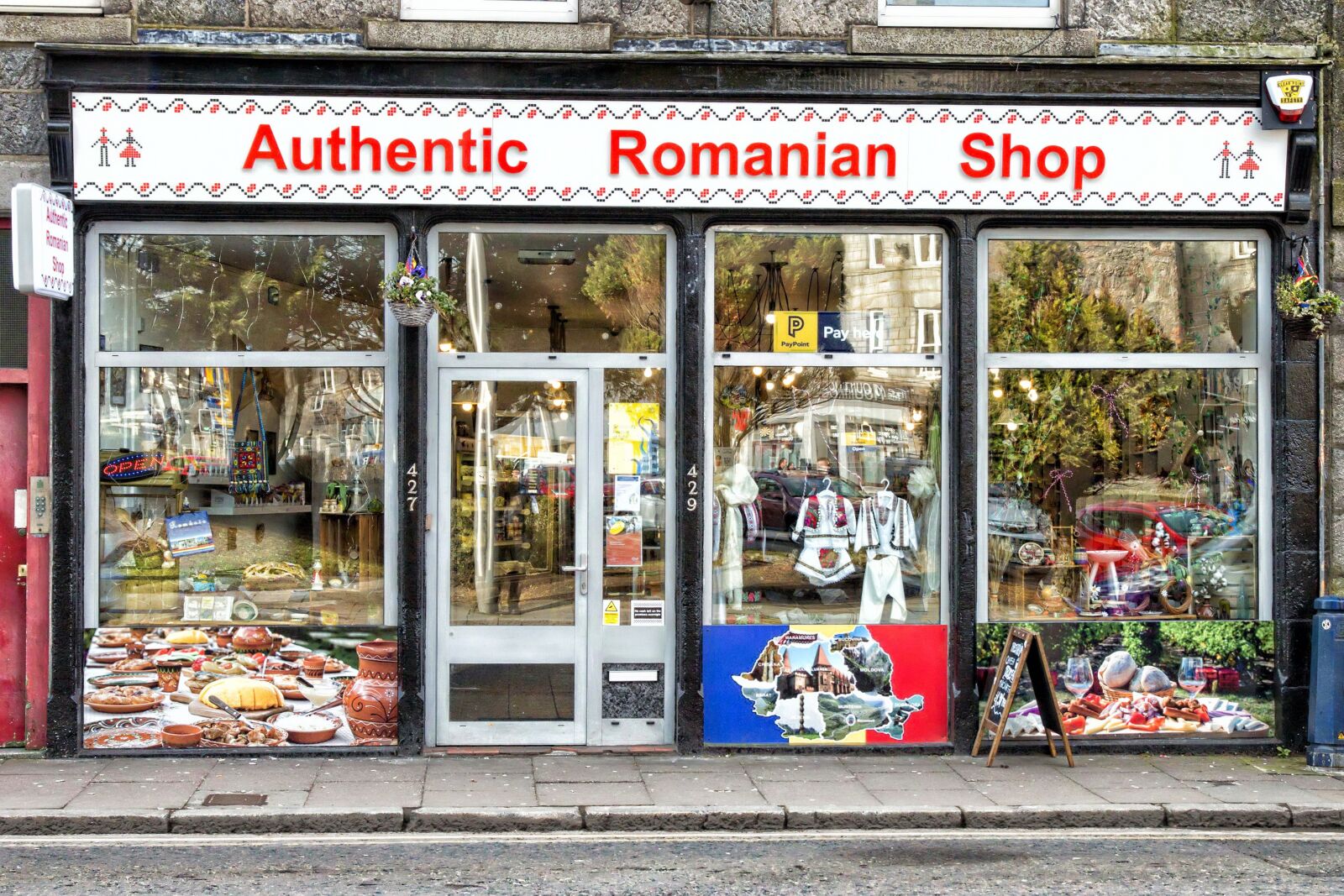 Canon EOS 70D sample photo. Authentic romanian shop, storefront photography