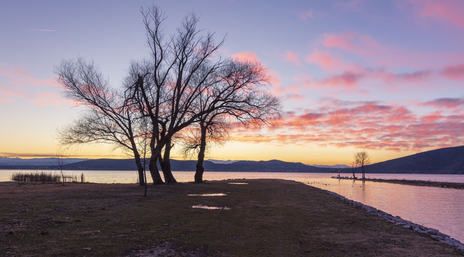 Tokina AT-X Pro 11-16mm F2.8 DX II sample photo. Sunset, lake, water photography