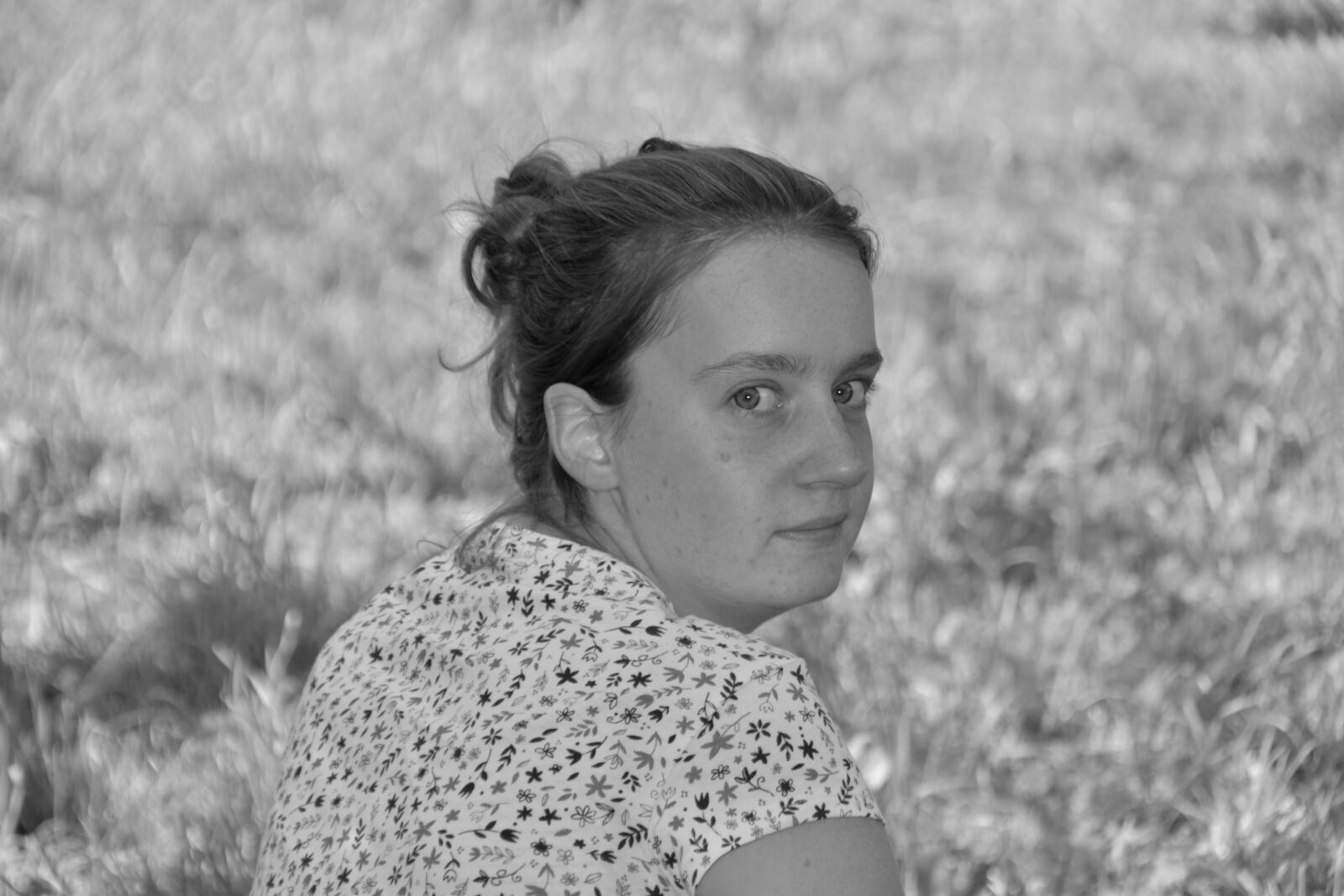 Nikon D5600 sample photo. Girl, black and white photography