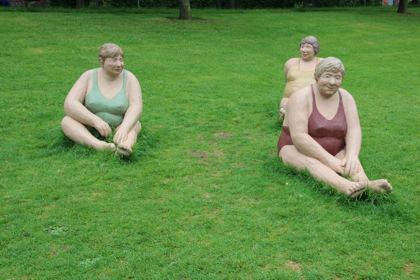 Canon EOS 600D (Rebel EOS T3i / EOS Kiss X5) sample photo. Sculpture, meadow, relax photography
