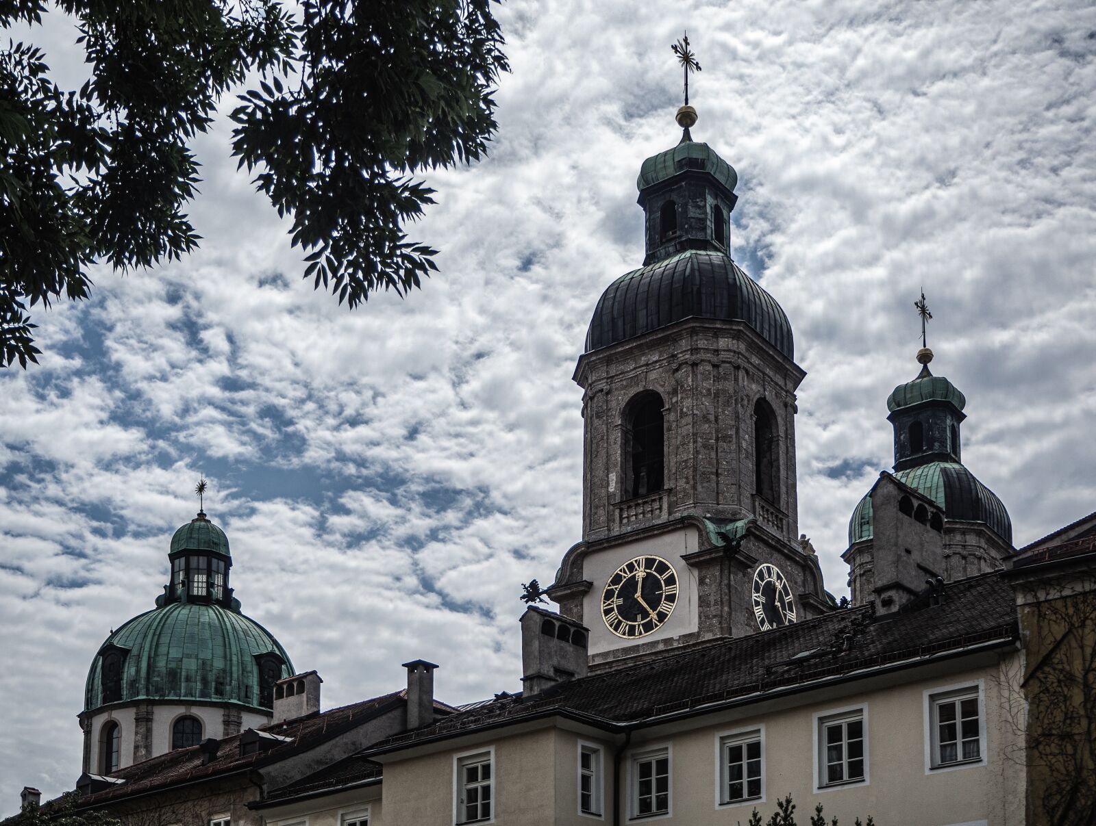 Olympus OM-D E-M10 II sample photo. Dom, clock, church photography