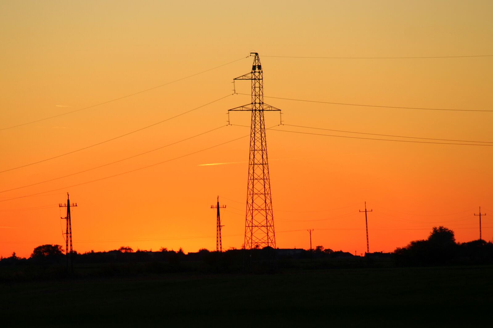 Canon EOS 1200D (EOS Rebel T5 / EOS Kiss X70 / EOS Hi) sample photo. Evening, sunset, landscape photography
