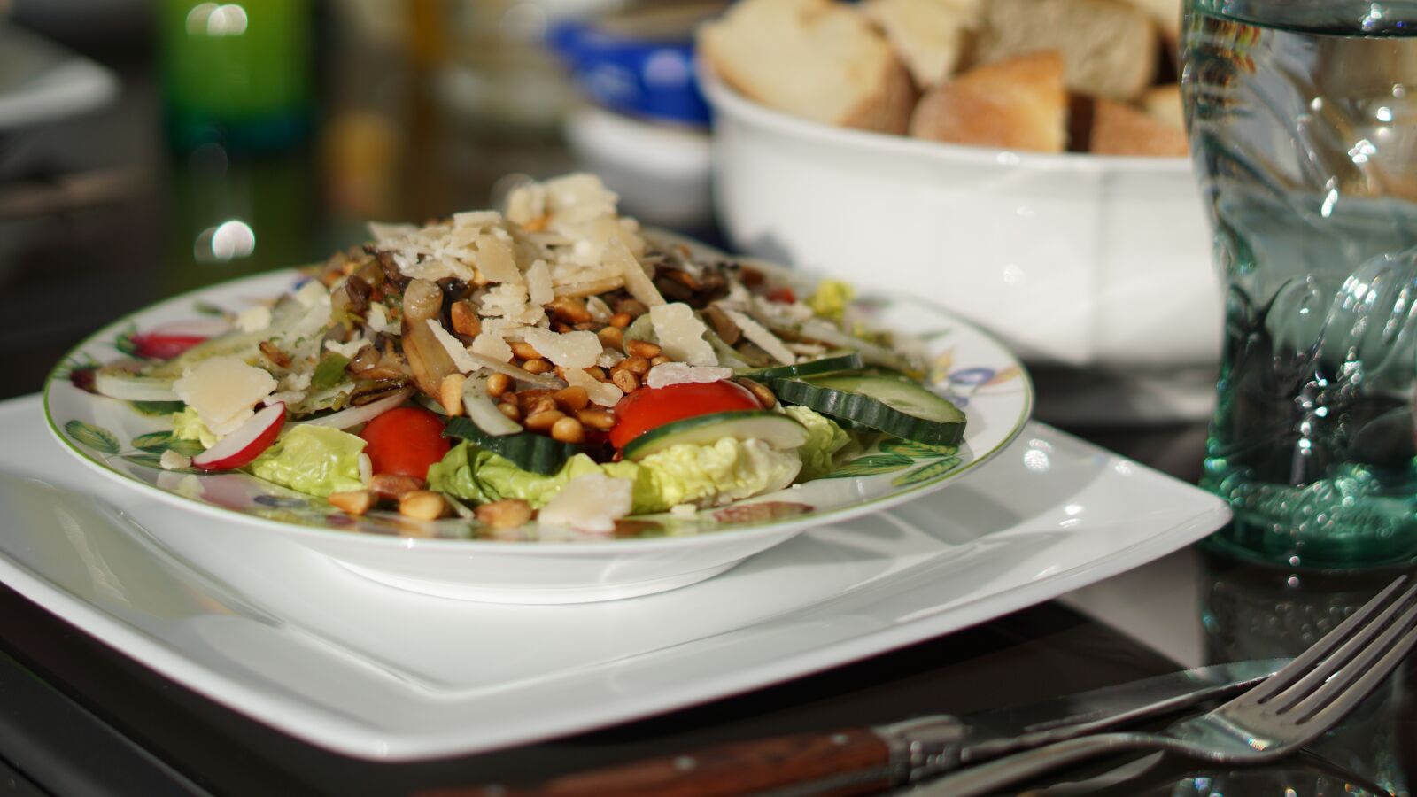Sony FE 50mm F1.8 sample photo. Salad, plate, dinner photography