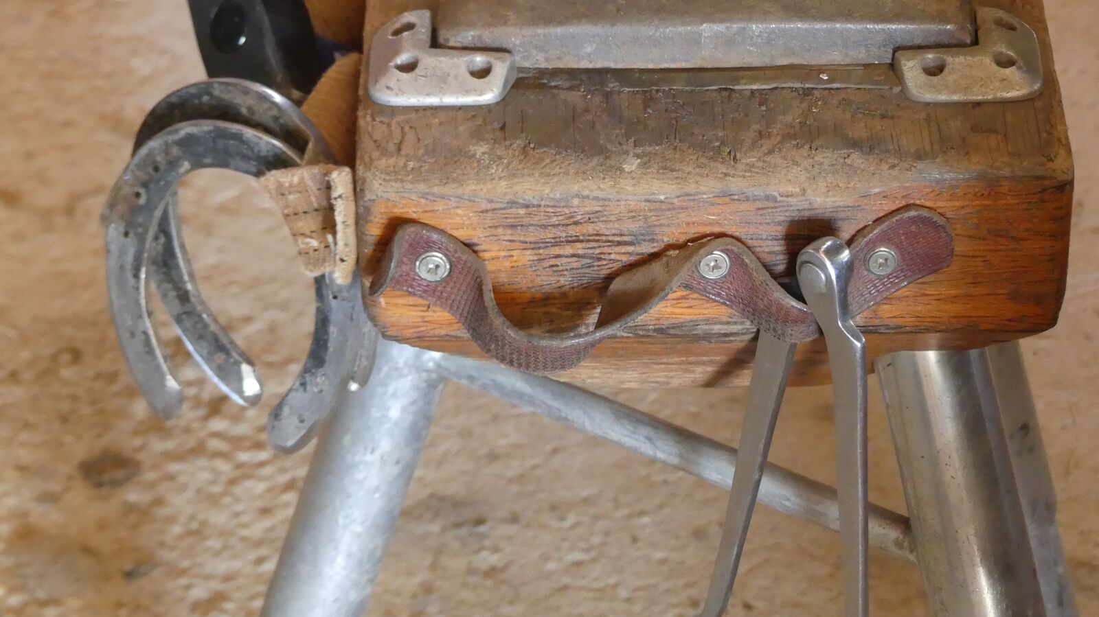 Panasonic Lumix DMC-FZ300 sample photo. Forging, smith, iron photography