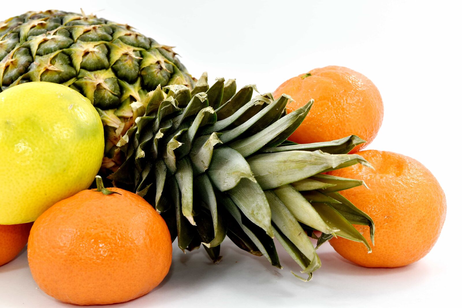 Nikon D5500 sample photo. Fruit, green leaves, organic photography