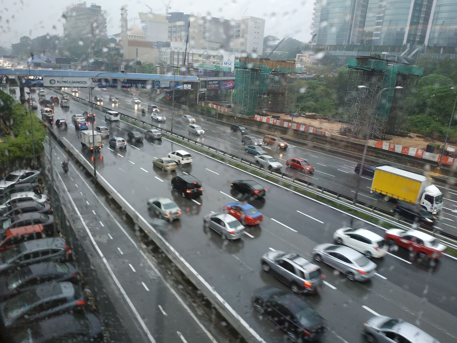 Xiaomi Redmi Note 5 sample photo. Federal highway, traffic, traffic photography