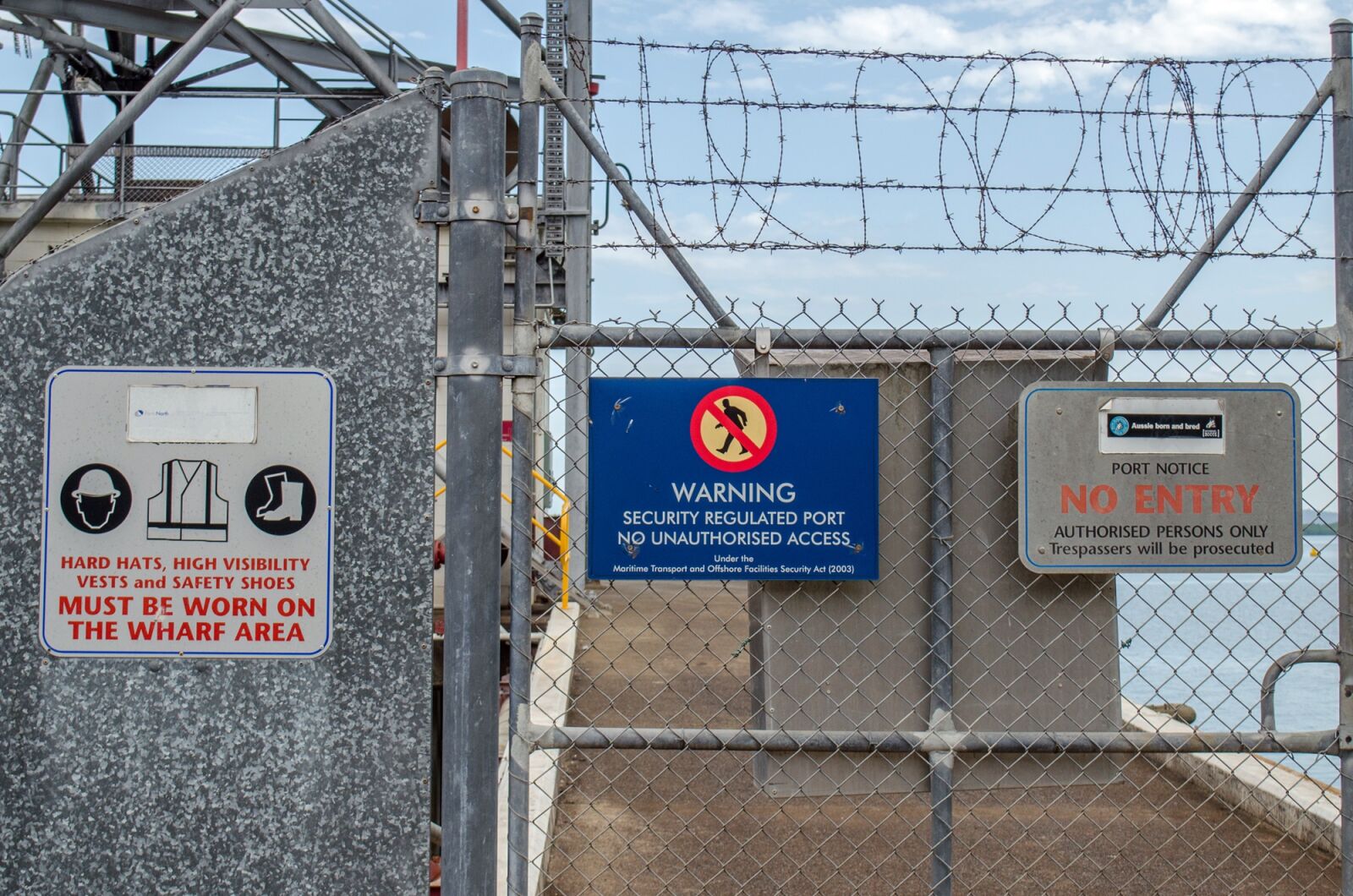 Nikon D5100 sample photo. Signs, no entry, fence photography