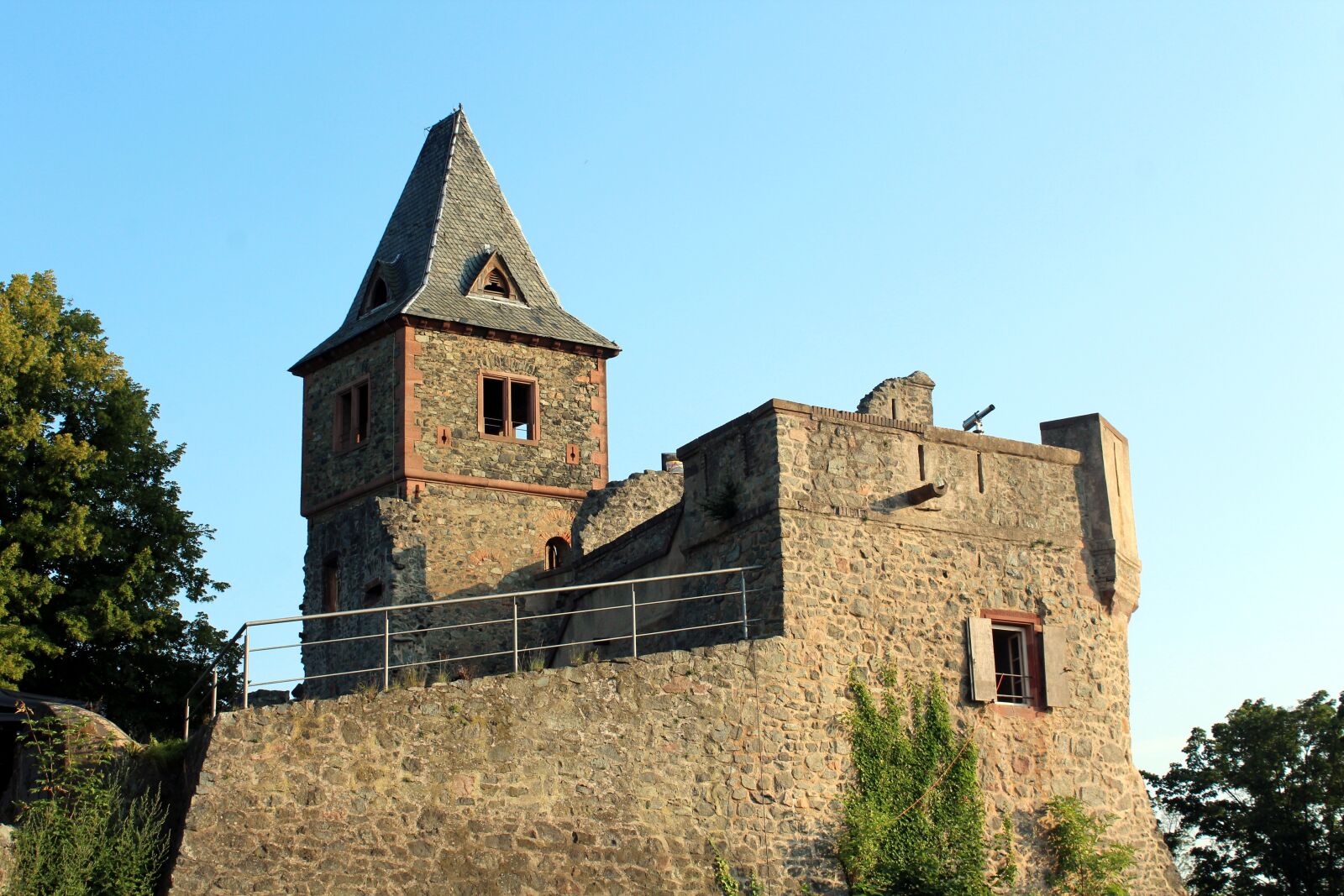 Canon EOS 1200D (EOS Rebel T5 / EOS Kiss X70 / EOS Hi) sample photo. Castle, castle frankenstein, history photography
