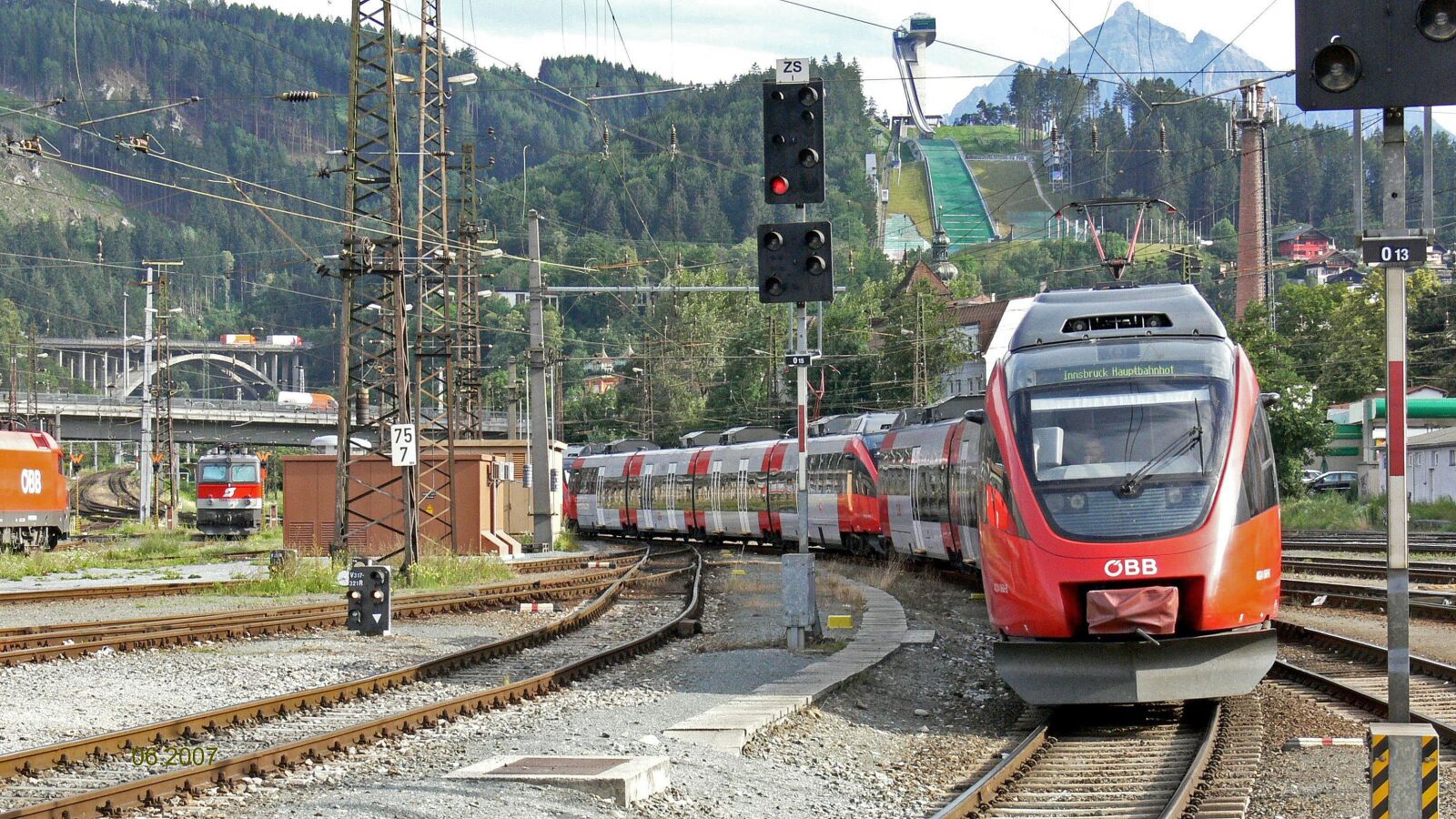 Panasonic DMC-FZ30 sample photo. Innsbruck, central station, electrical photography