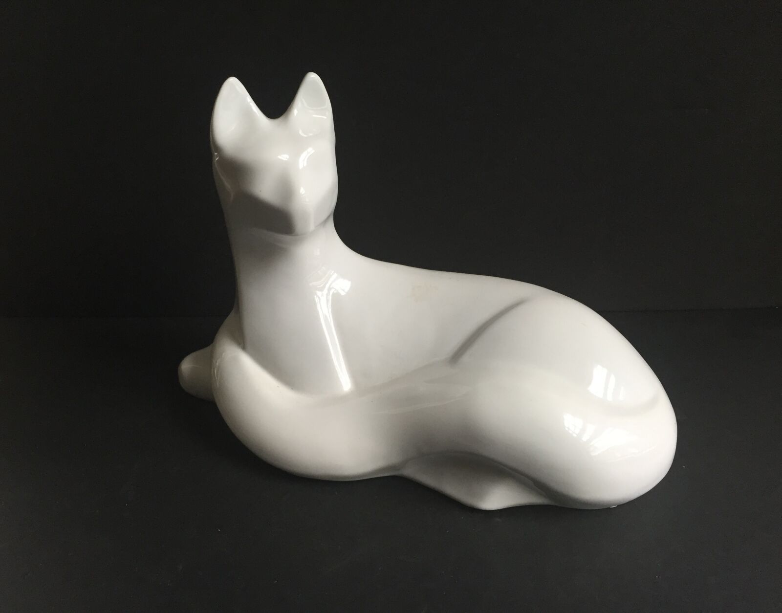 Apple iPhone 6 sample photo. Haeger, white, cat photography