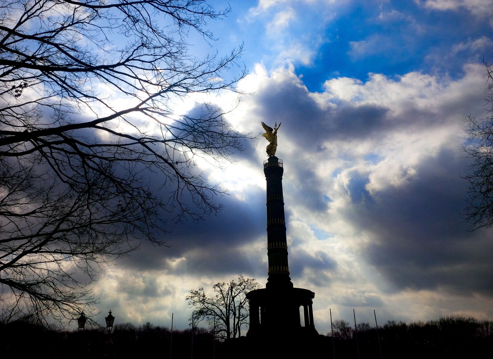 BlackBerry Z10 sample photo. Berlin, victory column, angel photography