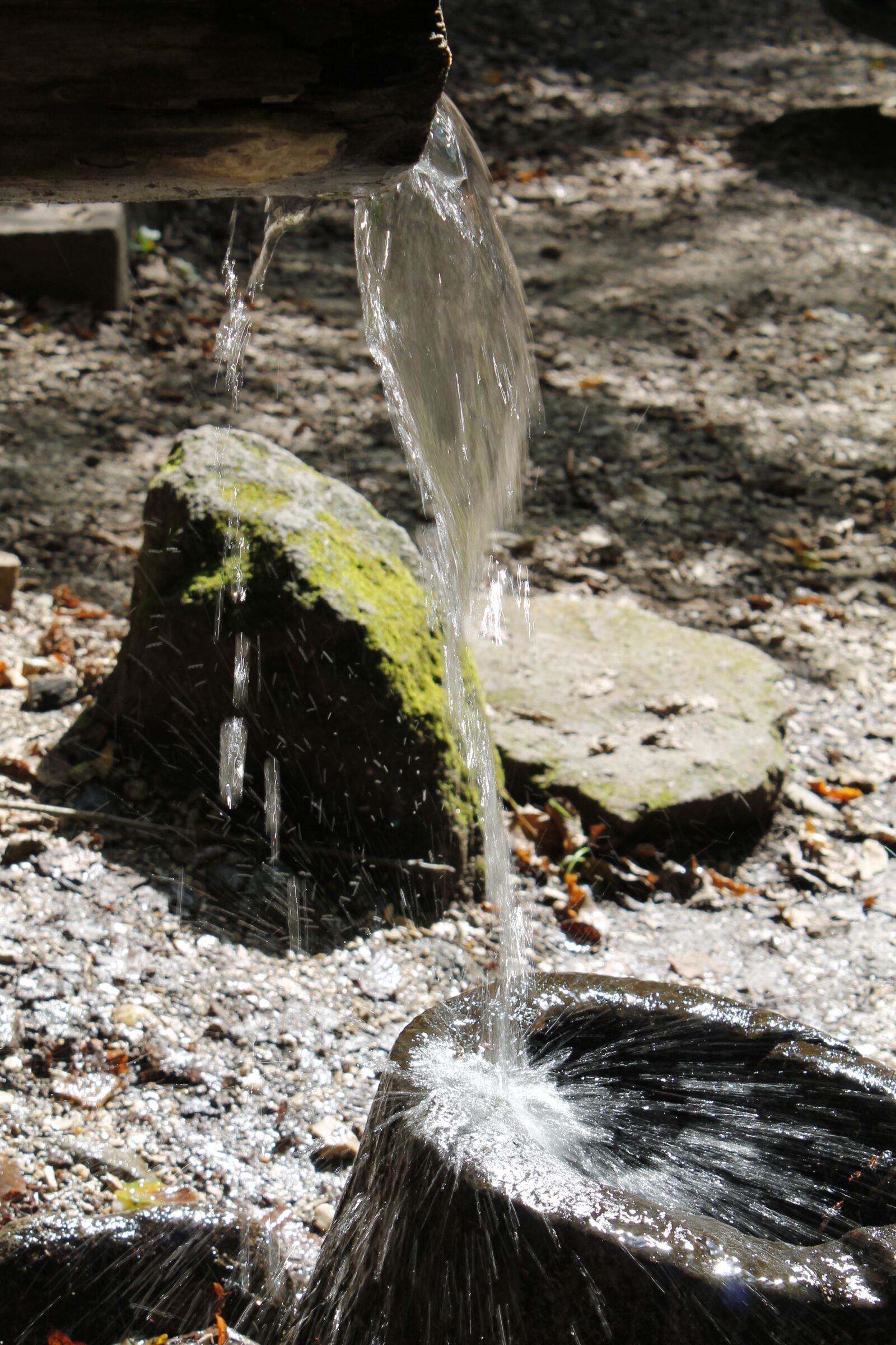 Canon EOS 1100D (EOS Rebel T3 / EOS Kiss X50) sample photo. Water, source, stones photography