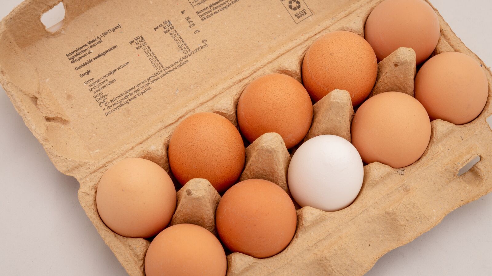 Sony DT 50mm F1.8 SAM sample photo. Eggs, ten, box photography