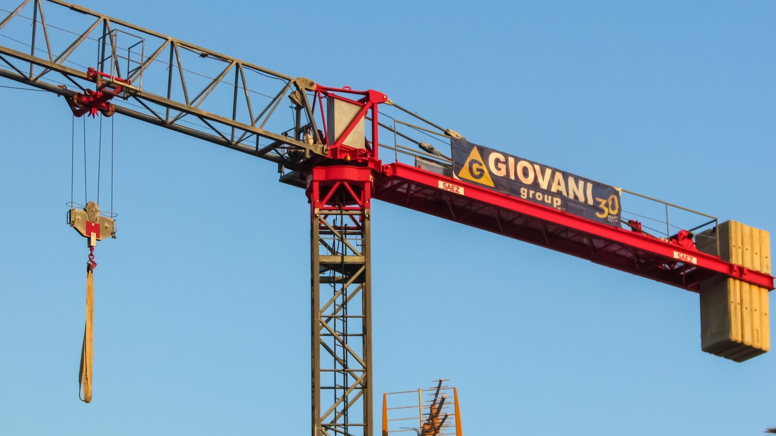 Canon PowerShot SX400 IS sample photo. Crane, lifting, construction photography