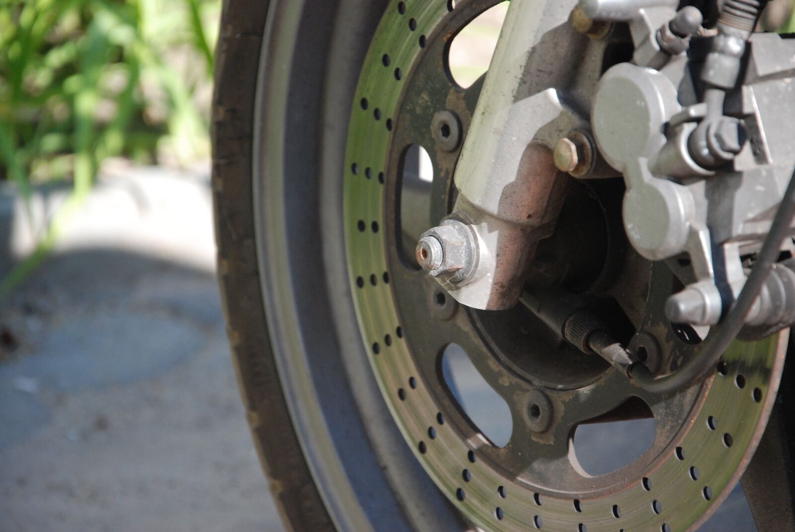 Nikon D80 sample photo. Wheel, brake, motor photography