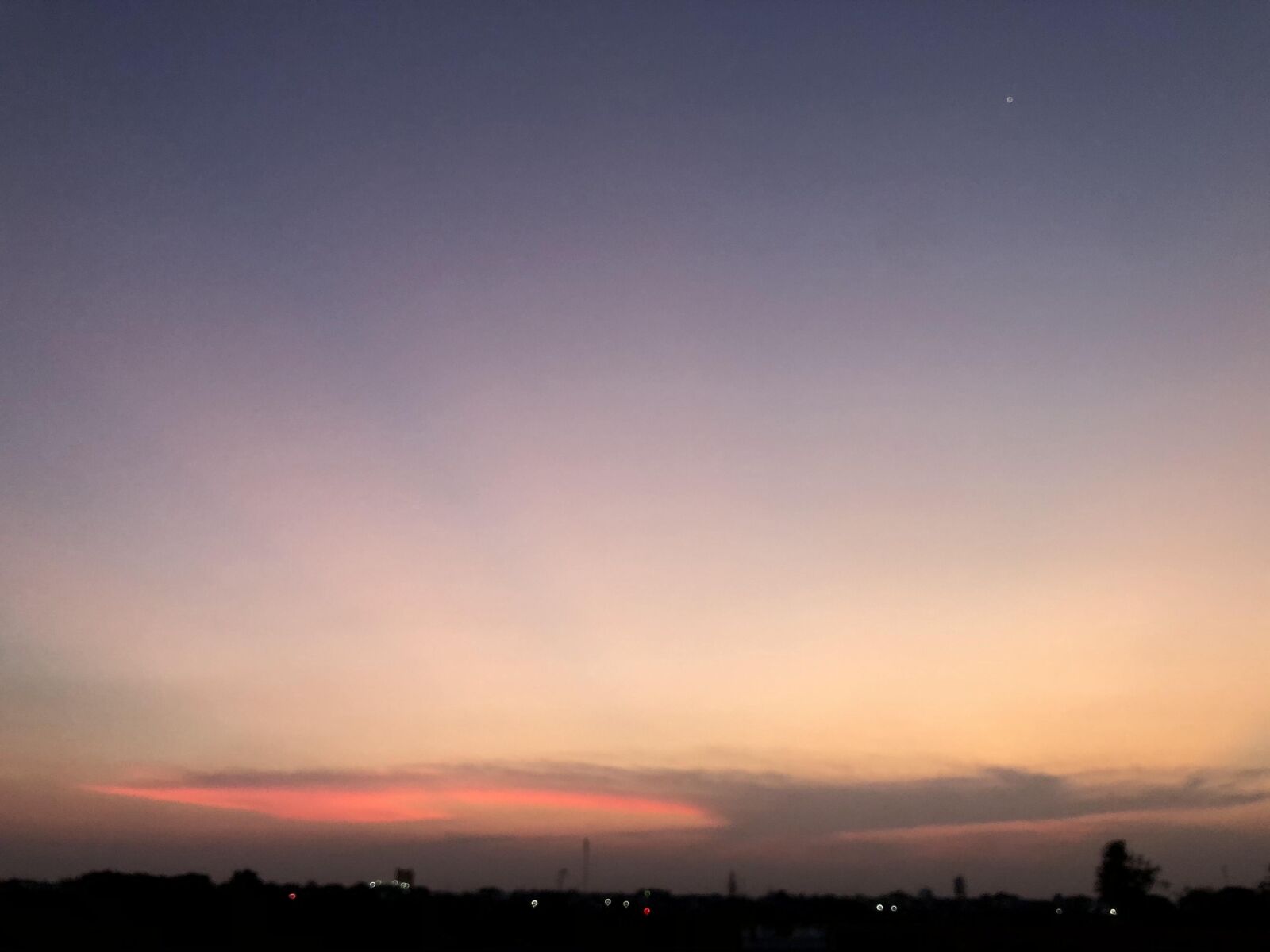 iPhone X back dual camera 4mm f/1.8 sample photo. Sky, landscape, field photography