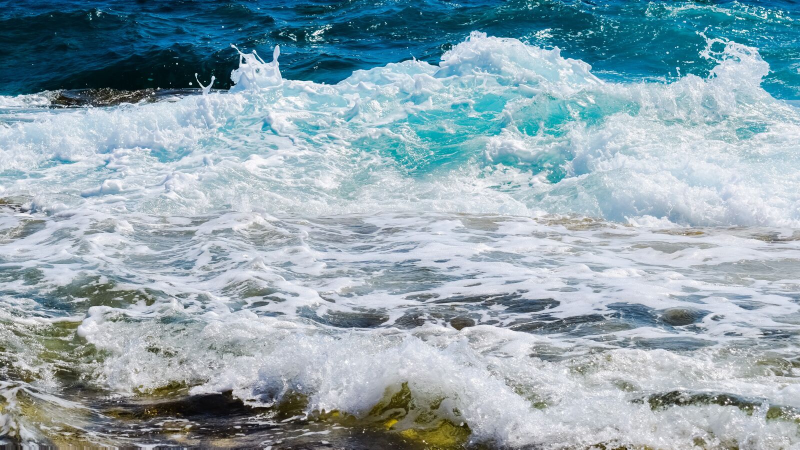 Nikon D3300 sample photo. Wave, foam, spray photography