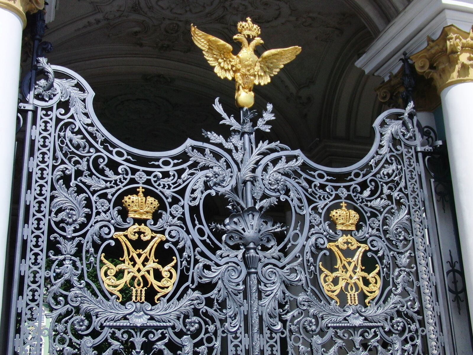 CASIO EX-FC100 sample photo. Iron gates, forged gate photography