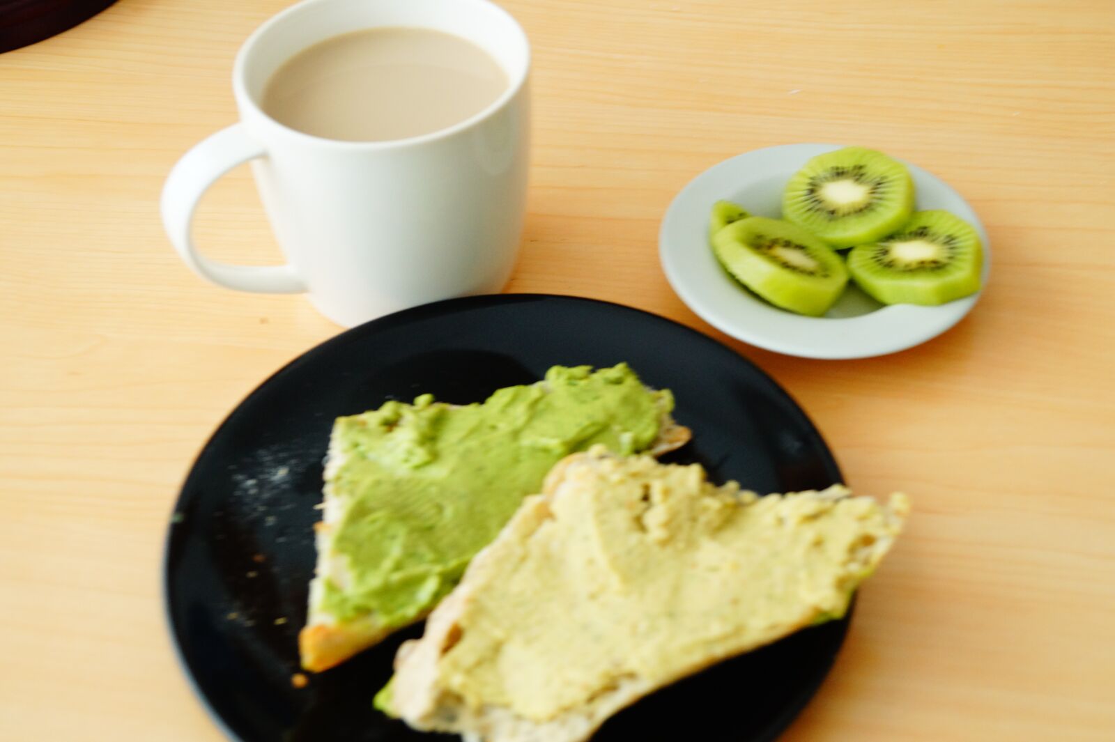 Sony DT 18-55mm F3.5-5.6 SAM II sample photo. Desayuno saludable, guacamole, alimentaci photography