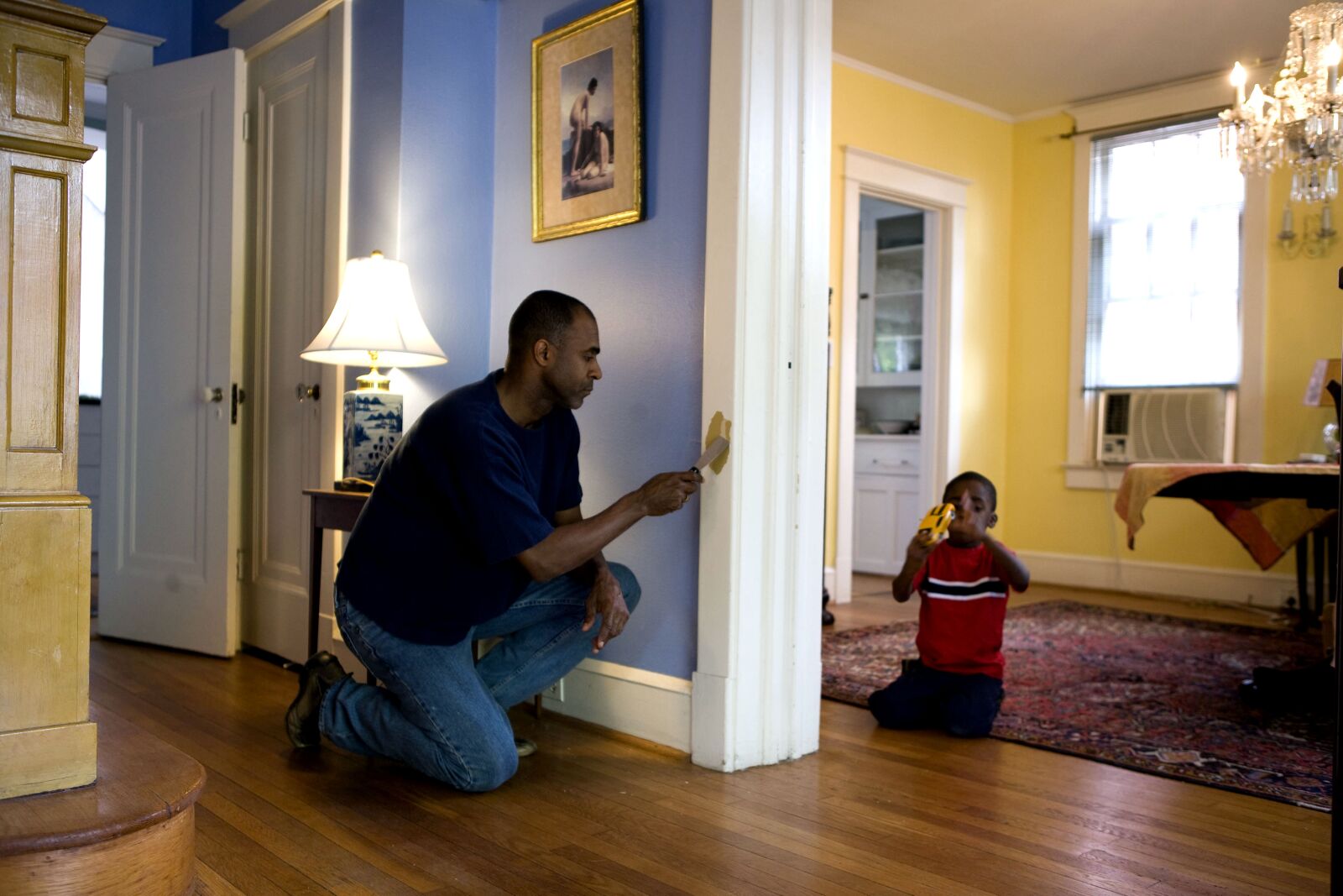 Canon EOS-1Ds Mark II sample photo. Man, painting, interior, door photography