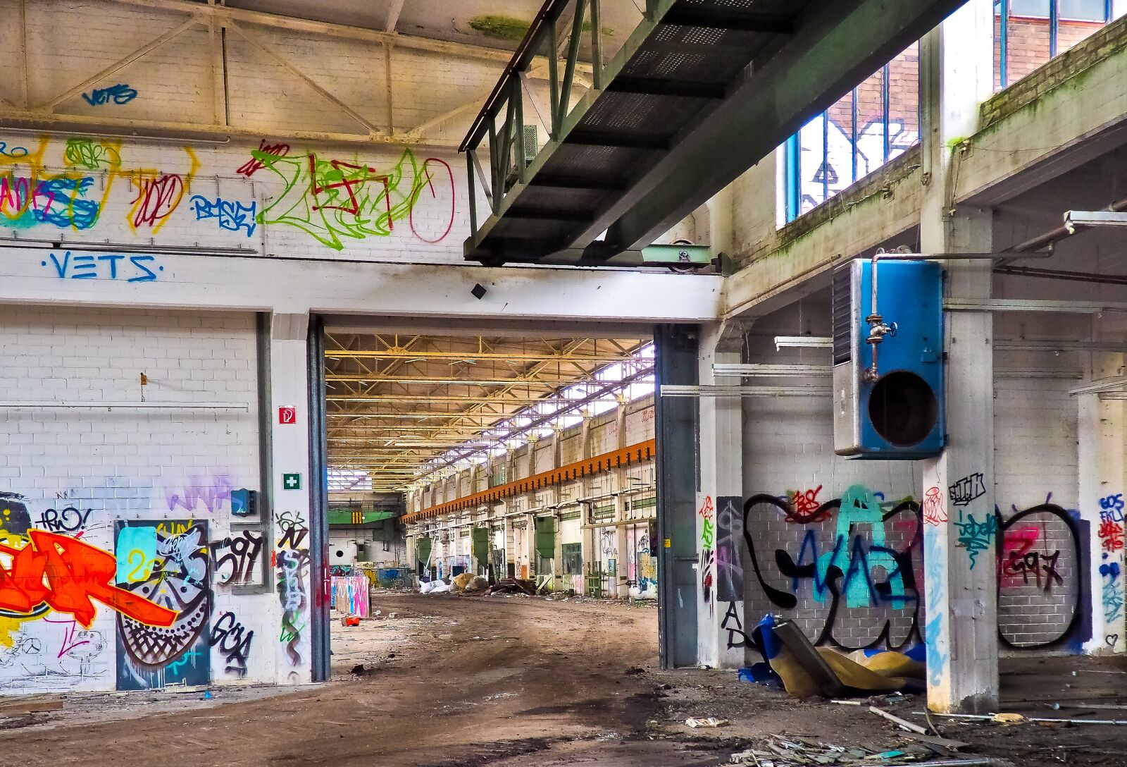 Olympus OM-D E-M10 sample photo. Lost places, rooms, abandoned photography