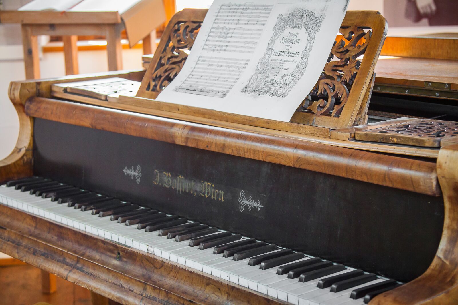 Canon EOS 50D + Canon EF 24-105mm F4L IS USM sample photo. Wing, piano, keyboard instrument photography