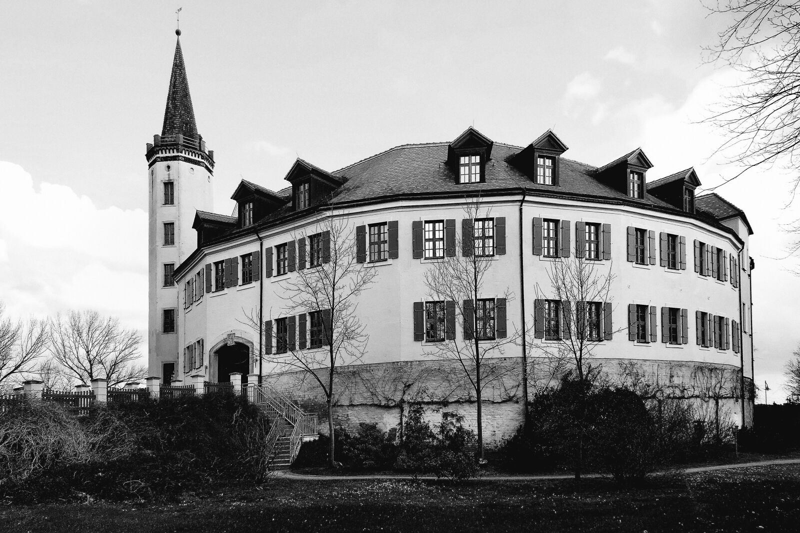 Nikon Coolpix P520 sample photo. Castle, jessen, jessen magpie photography