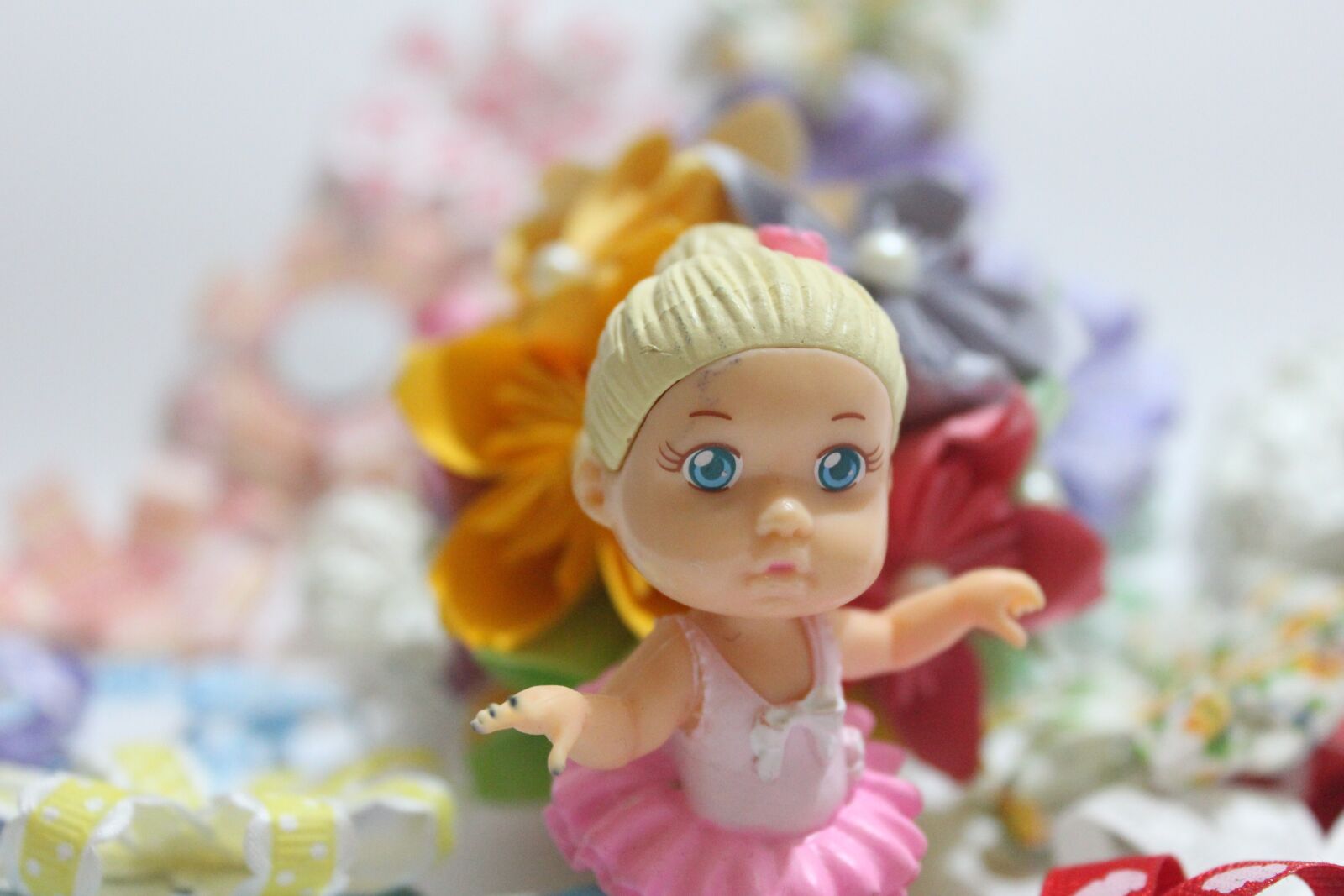 Canon EOS 550D (EOS Rebel T2i / EOS Kiss X4) sample photo. Toy, girl, miniature photography