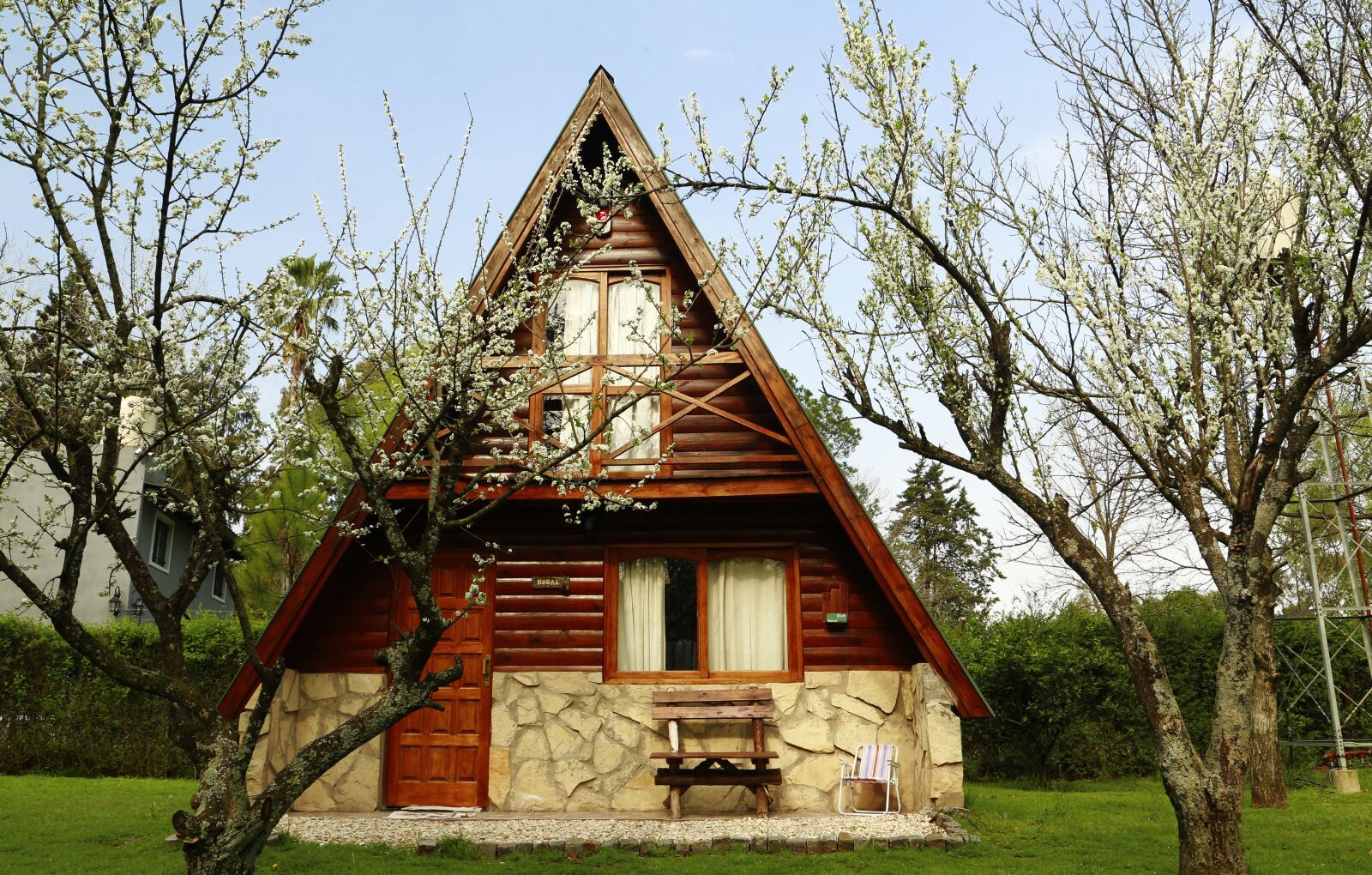 Canon EOS 6D + Canon EF 24-105mm F4L IS USM sample photo. Cabin, alpine, wooden cabins photography