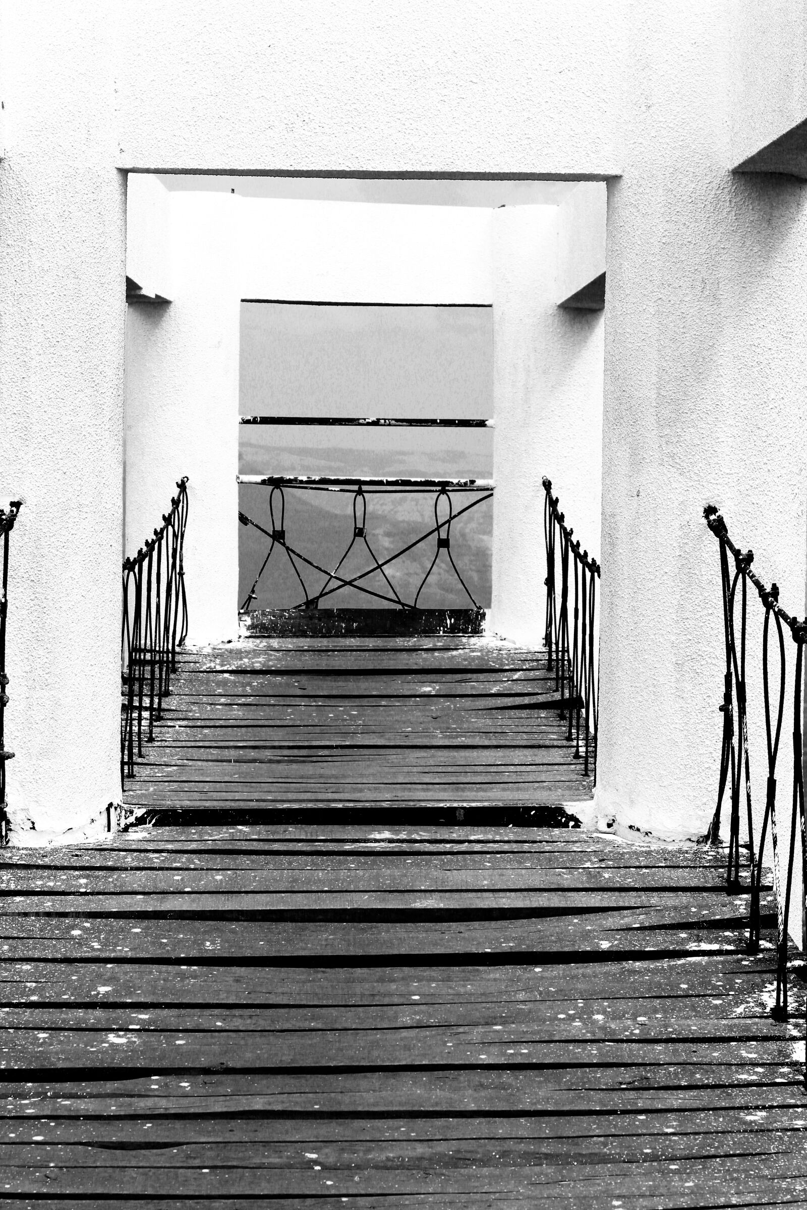 Canon EOS 700D (EOS Rebel T5i / EOS Kiss X7i) sample photo. Silence, bridge, old photography