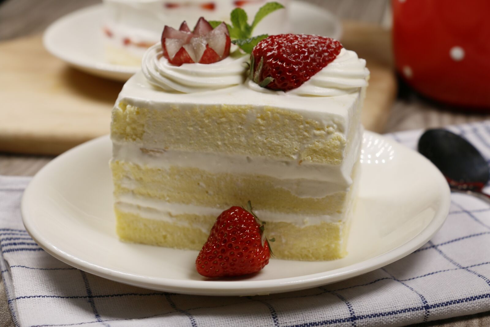 Canon EOS 70D sample photo. Small cake, baking, delicious photography