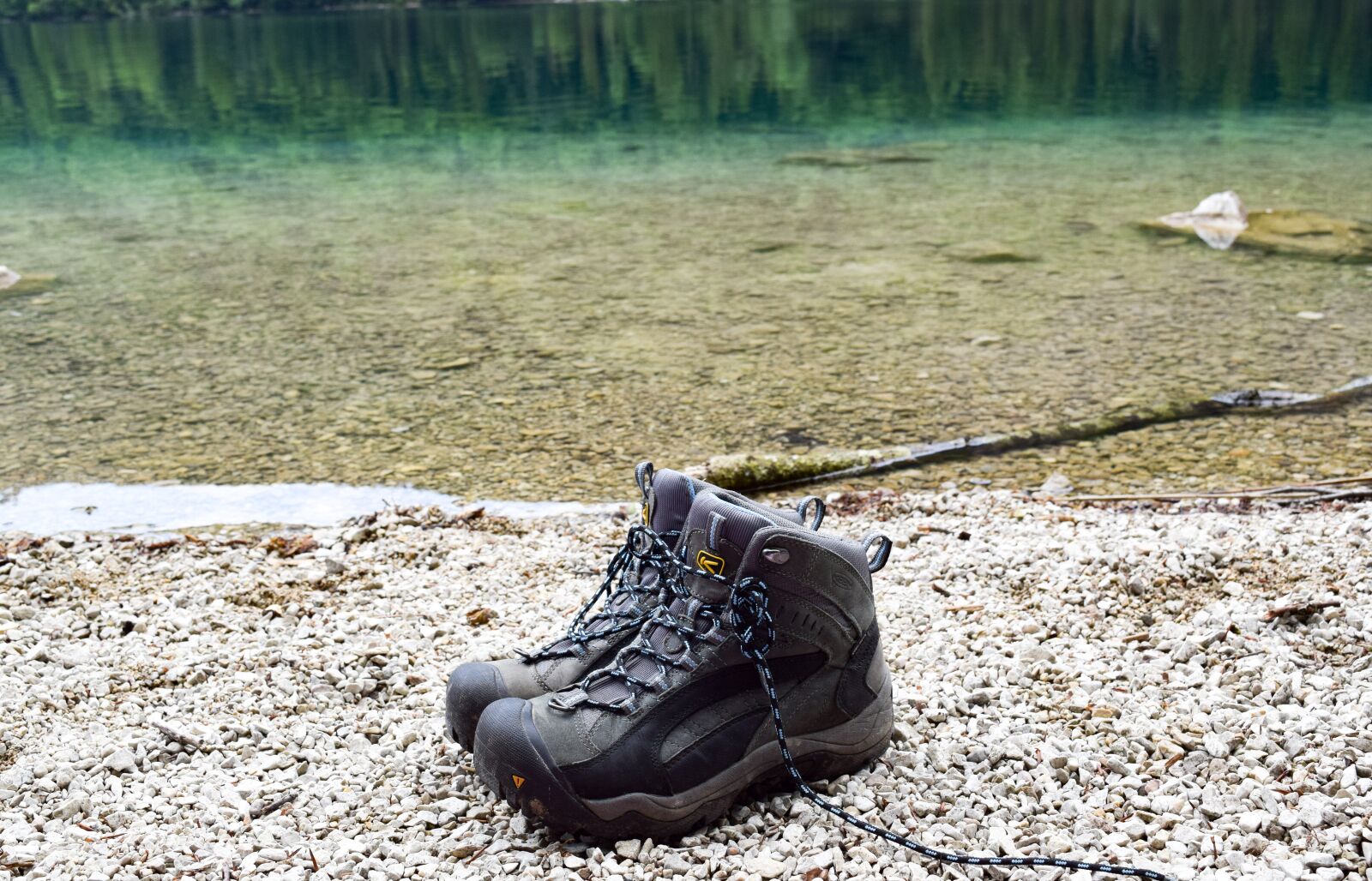 Nikon D5300 sample photo. Hiking, hiking shoes, lake photography
