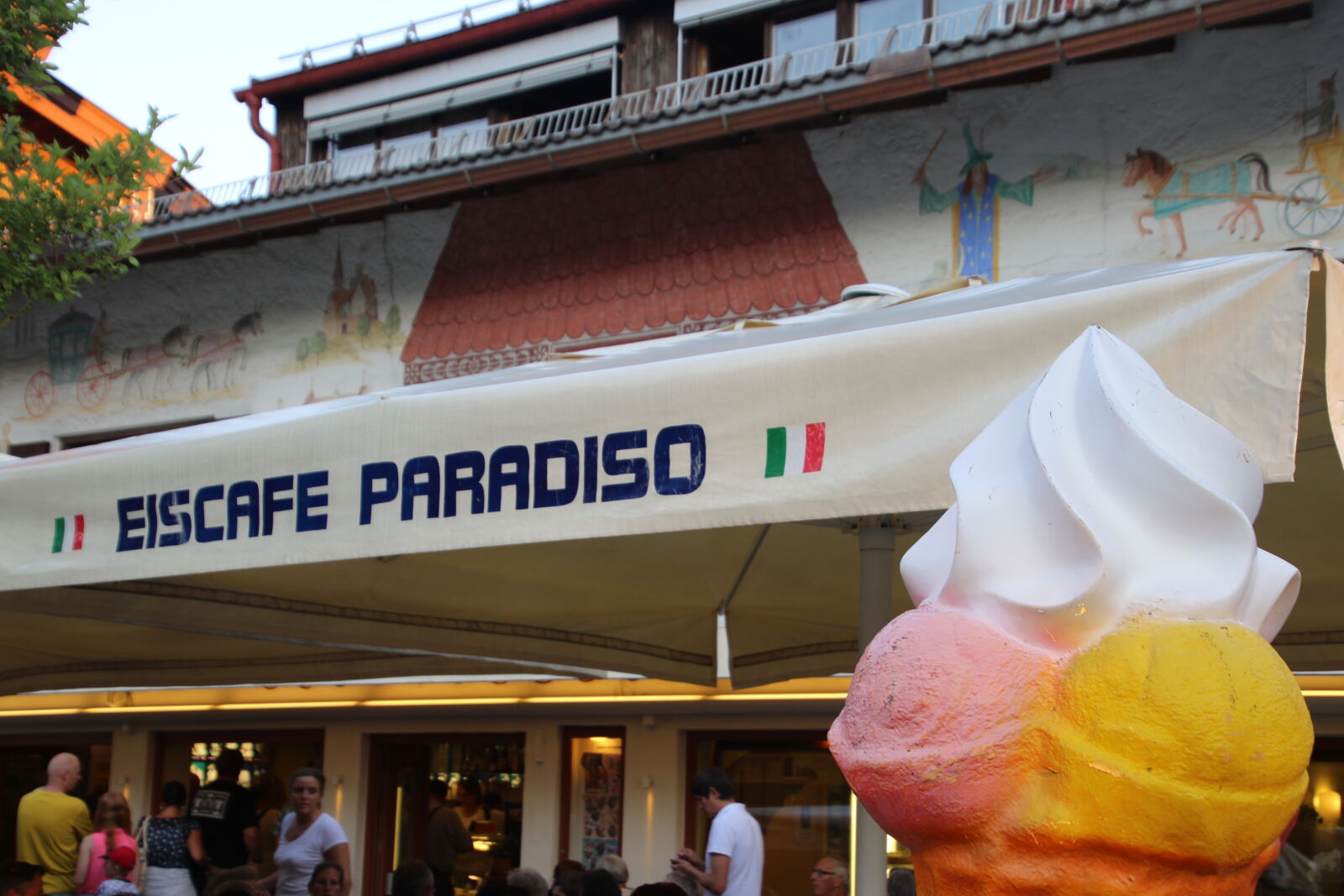 Canon EOS 7D Mark II sample photo. Cold, cone, cream, eat photography