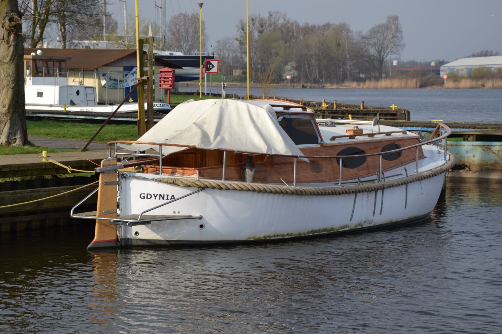 Nikon D3100 sample photo. Water, boat, travel photography