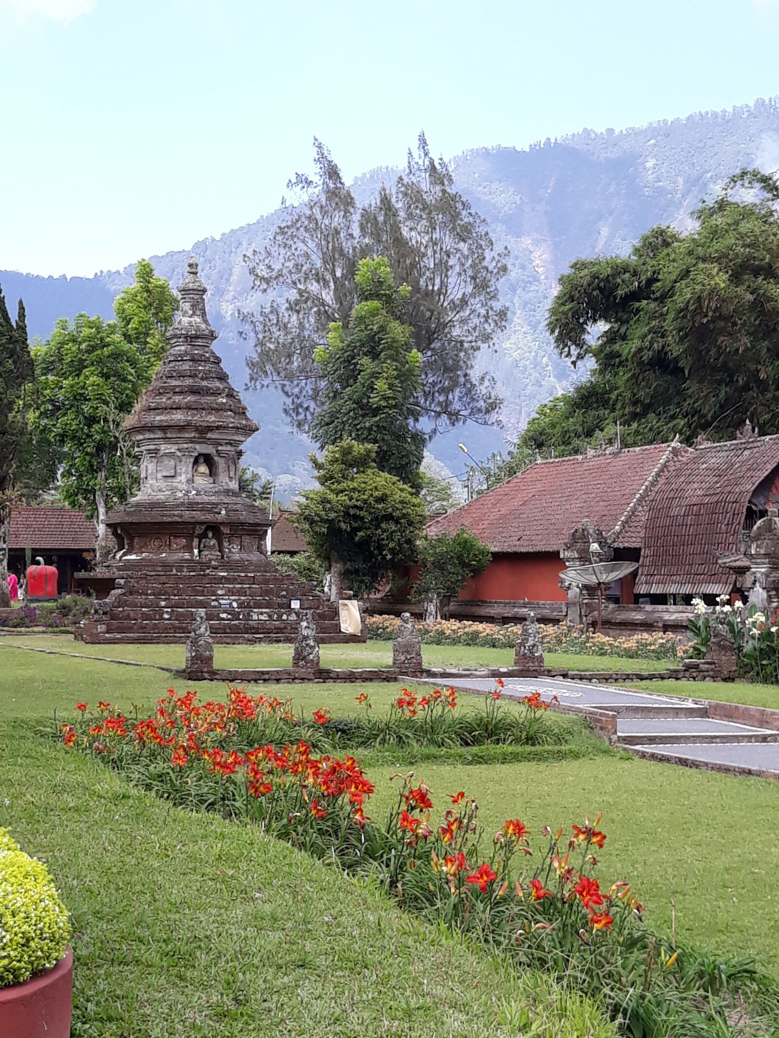 Samsung Galaxy J7 Pro sample photo. Beauty, natural, ancient temple photography