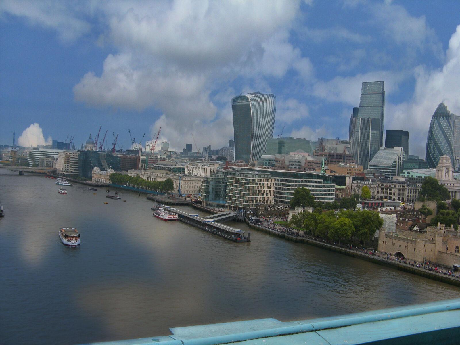 Canon POWERSHOT A720 IS sample photo. London, skyline, thamse, dramatic photography