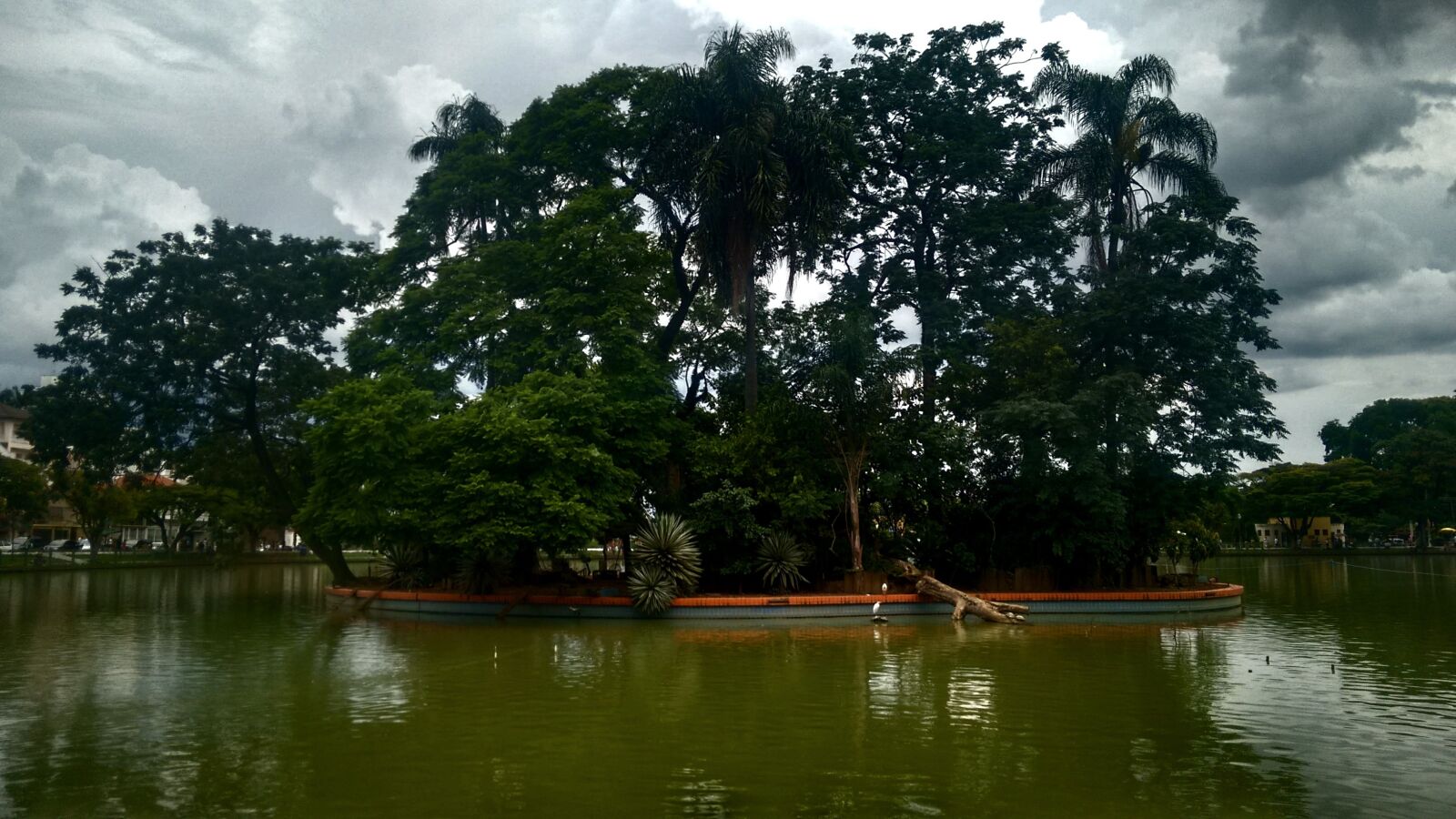 Motorola Moto G with 4G LTE (2nd Gen) sample photo. Lago, água, verde photography